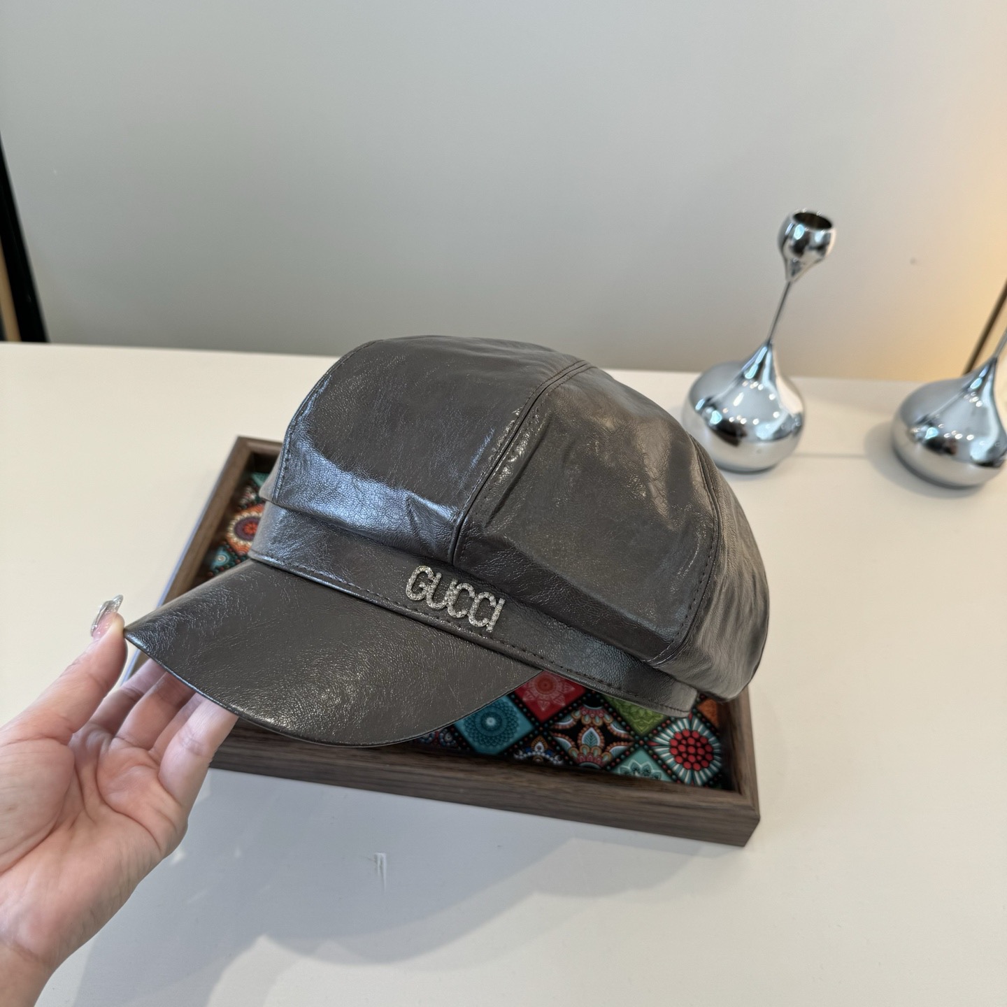 NO:579900,Gucci Gucci new duck bill painter hat, head circumference 57cm hat fisherman hat baseball cap knitted hat, hat, gucci, espadrilles, hats19860909Gucci古奇新款鸭舌画家帽,头围57cm帽子渔夫帽棒球帽针织帽,帽子,gucci,espadrilles,hats,hat