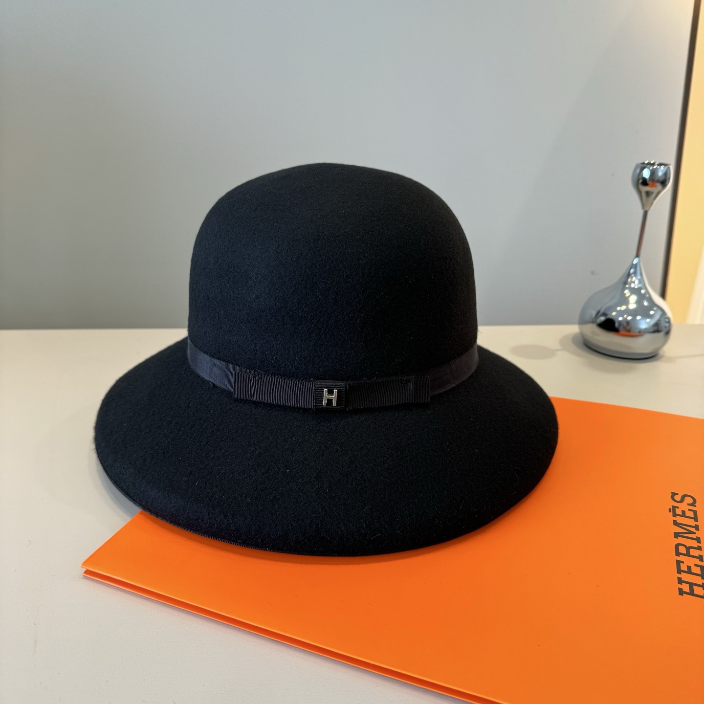 NO:580461,Hermes new autumn and winter wool basin hat, 100% wool fabric, head circumference 57cm hat, fisherman hat, baseball cap, knitted hat, hat, hermes, espadrilles, hats19860909爱马仕秋冬新款羊毛盆帽,百分百羊毛面料、头围57cm帽子渔夫帽棒球帽针织帽,帽子,hermes,espadrilles,hats,hat
