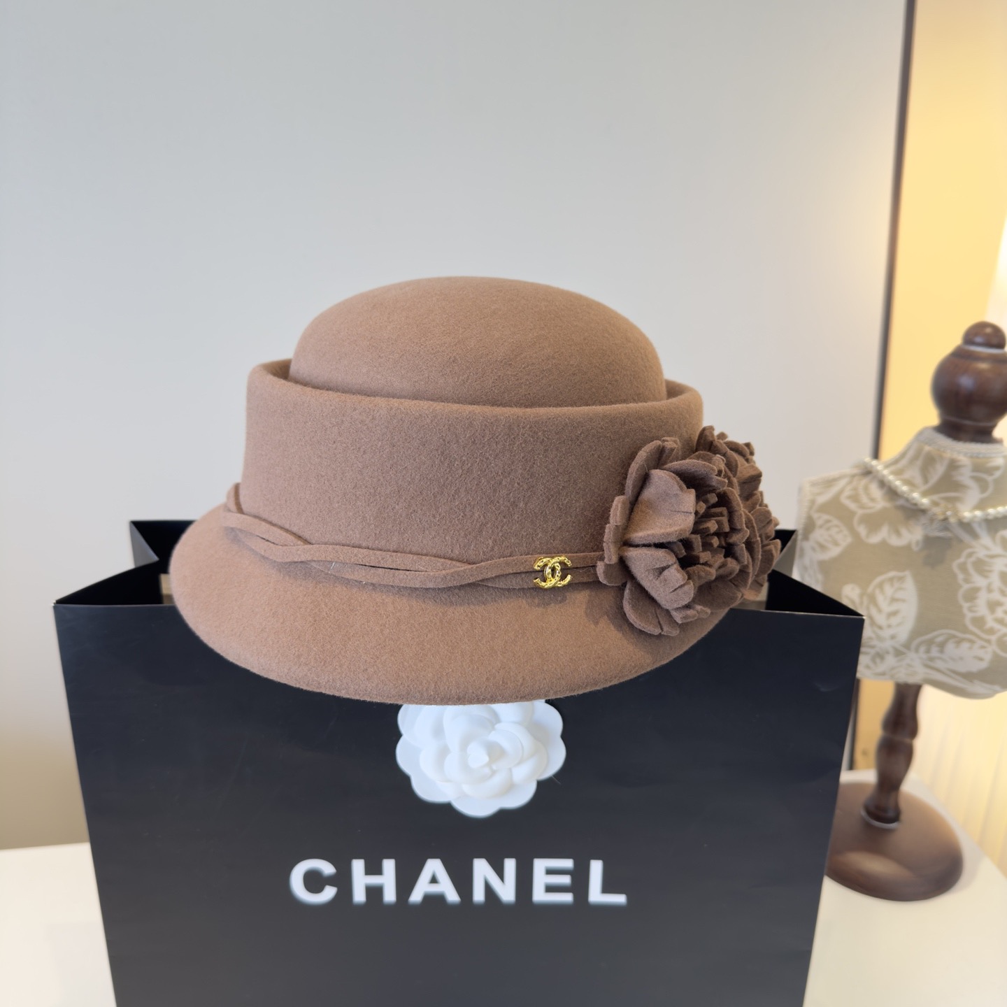 NO:580468,Chanel Chanel new autumn and winter wool basin hat, 100% wool fabric, head circumference 57cm hat fisherman hat baseball cap knitted hat, hat, chanel, chanel, espadrilles, hats19860909Chanel香奈儿秋冬新款羊毛盆帽,百分百羊毛面料、头围57cm帽子渔夫帽棒球帽针织帽,帽子,chanel,chanel,espadrilles,hats,hat
