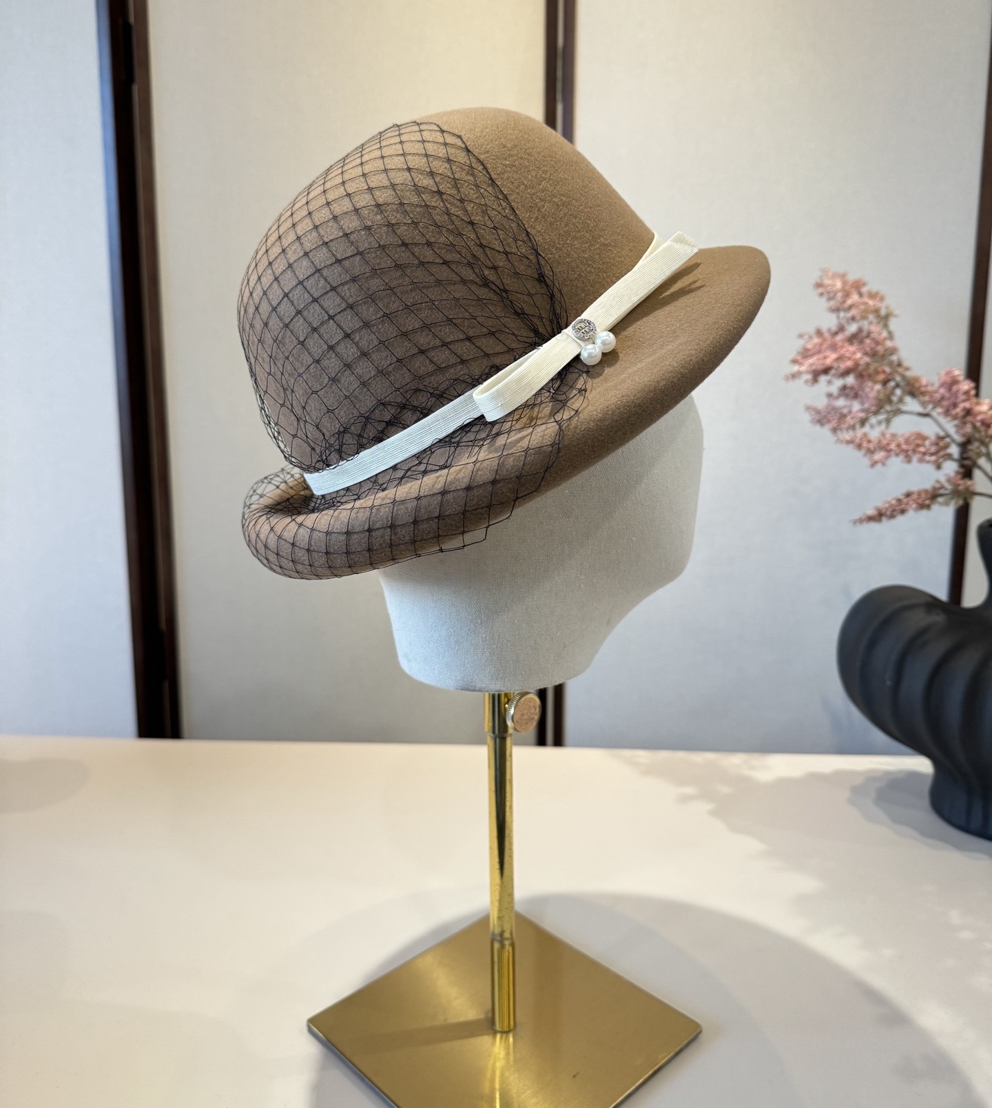 NO:580412,miumiu new wool basin hat, 100% wool fabric, head circumference 57cm hat fisherman hat baseball cap knitted hat, hat, miumiu, espadrilles, hats19860909miumiu缪缪新款羊毛盆帽,百分百羊毛面料,头围57cm帽子渔夫帽棒球帽针织帽,帽子,miumiu,espadrilles,hats,hat