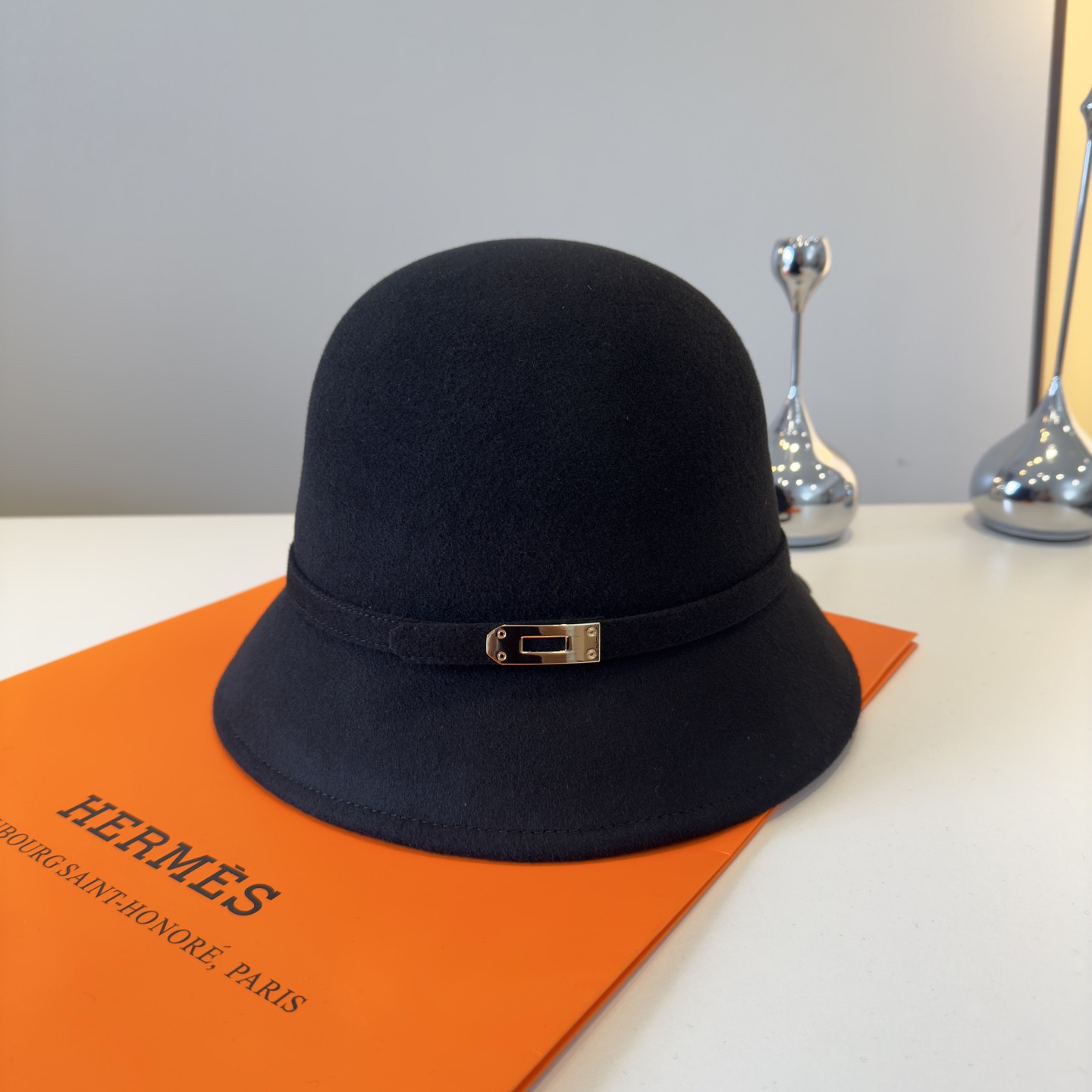 NO:604773,HEREMS Hermès 2025 autumn and winter new wool basin hat, 100% wool belt buckle hat, fashion goddess must-have, head circumference 57cm khaki black head circumference 57cm hat fisherman hat baseball cap knitted hat, hat, hermes, espadrilles, hats19860909HEREMS爱马仕2025秋冬新款羊毛盆帽,百分百羊毛皮带扣礼帽,时尚女神必备,头围57cm 卡其 黑色头围57cm帽子渔夫帽棒球帽针织帽,帽子,hermes,espadrilles,hats,hat