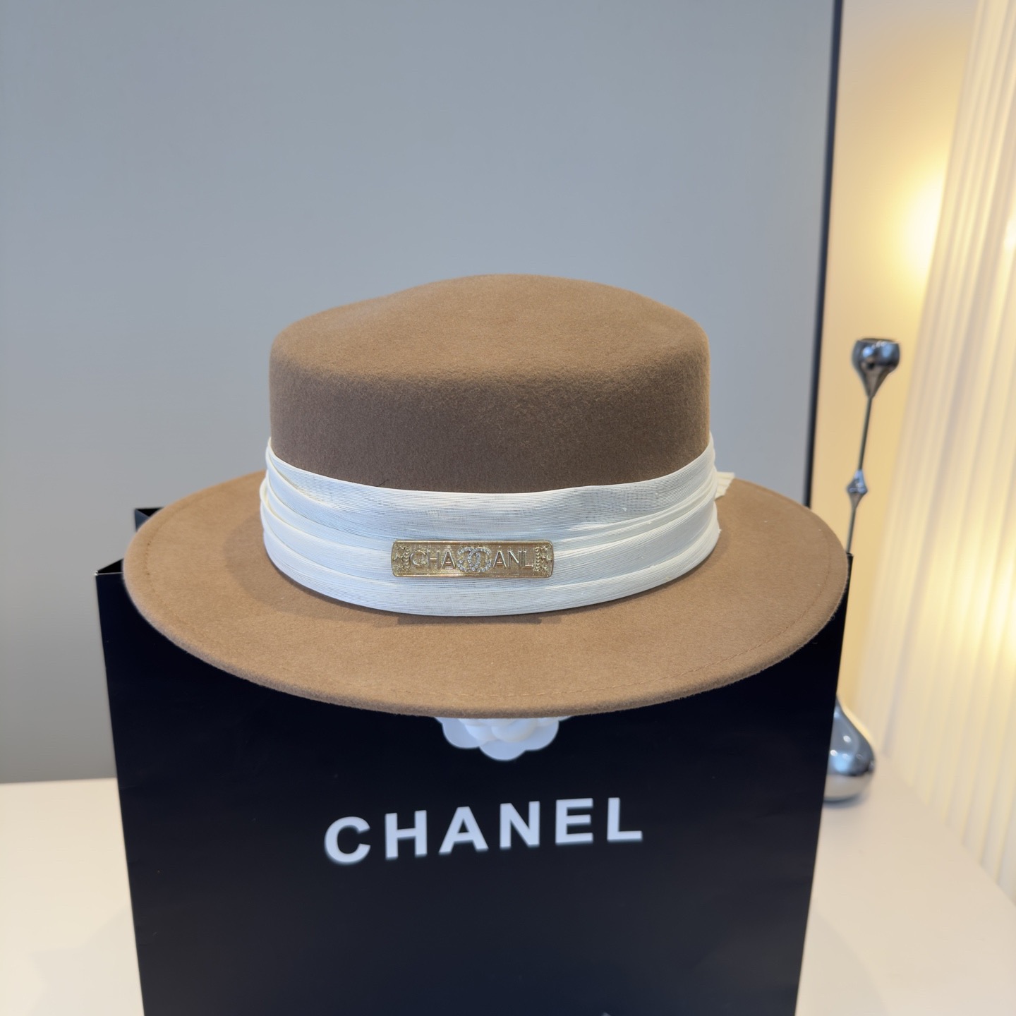 NO:580149,Chanel Chanel new wool top hat, flat top hat, 100% wool fabric, head circumference 57cm hat fisherman hat baseball cap knitted hat, hat, chanel, chanel, espadrilles, hats19860909Chanel香奈儿新款羊毛礼帽,平顶礼帽,百分百羊毛面料,头围57cm帽子渔夫帽棒球帽针织帽,帽子,chanel,chanel,espadrilles,hats,hat