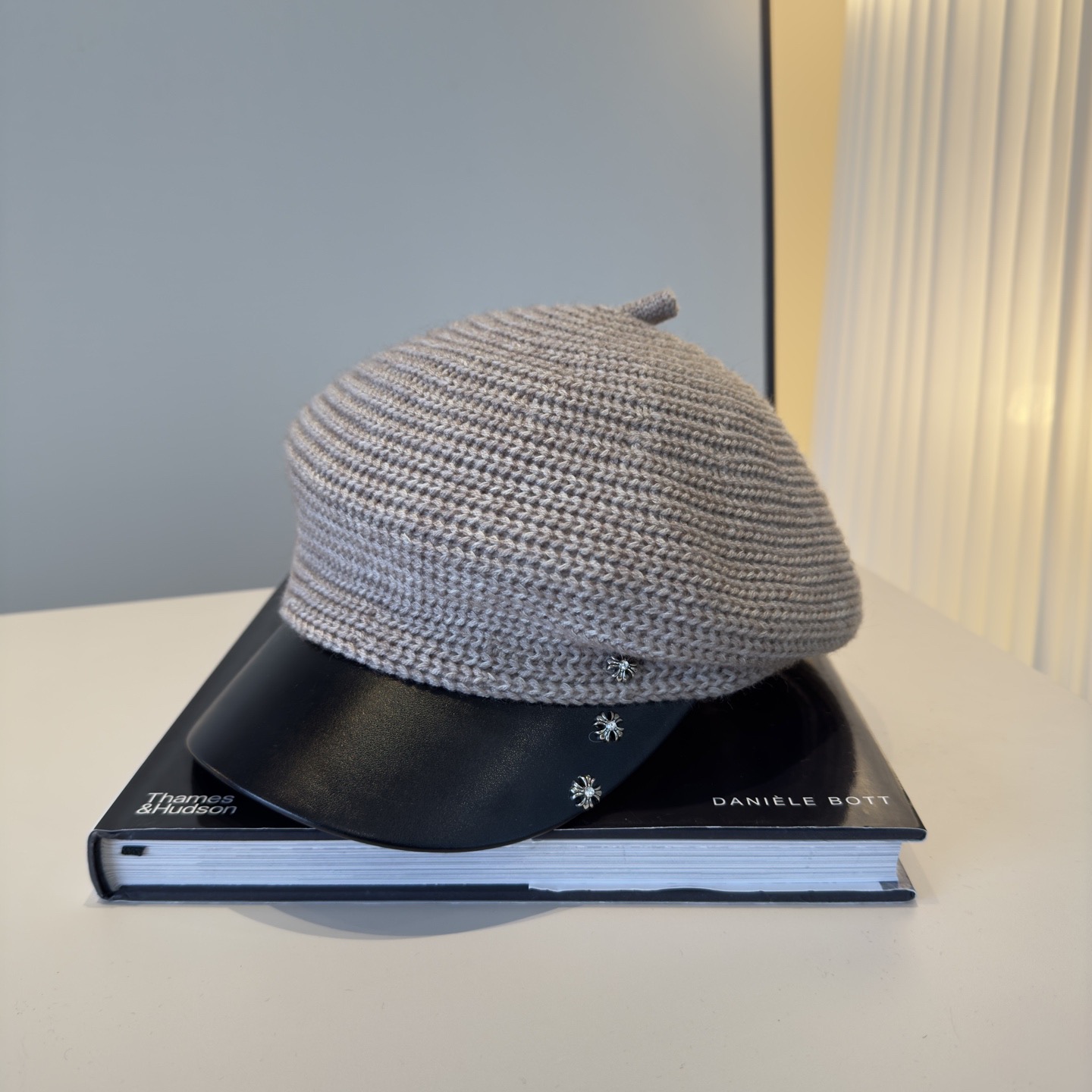 NO:580182,Chrome hearts duck bill knight hat, customized knight hat, irregular head circumference 57cm hat fisherman hat baseball cap knitted hat, hat, chrome hearts, espadrilles, hats19860909克罗心鸭舌骑士帽,定制款骑士帽,不规则 头围57cm帽子渔夫帽棒球帽针织帽,帽子,chrome hearts,espadrilles,hats,hat