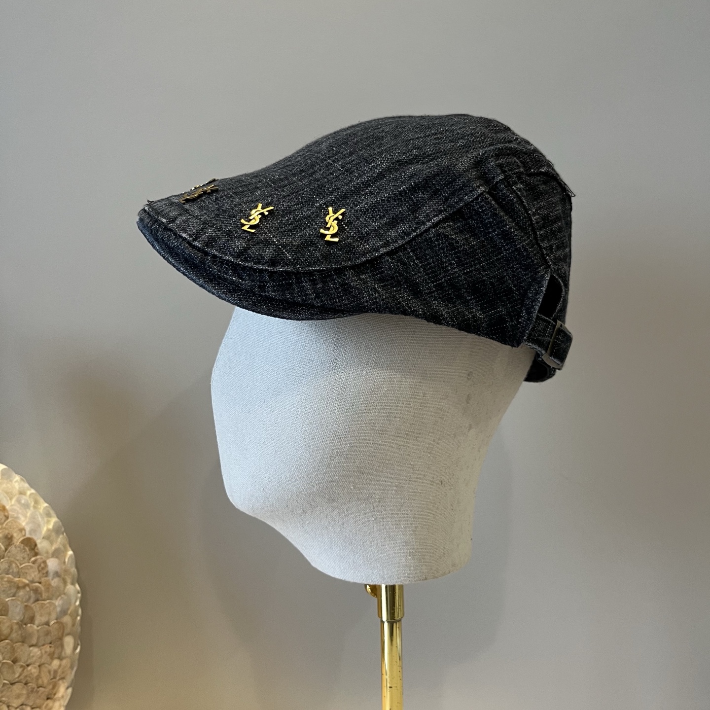NO:580074,Saint Laurent retro style forward peaked cap, high-end and versatile, head circumference 57cm hat, fisherman hat, baseball cap, knitted hat, hat, saint laurent, espadrilles, hats19860909圣罗兰复古风前进鸭舌帽,高级百搭,头围57cm帽子渔夫帽棒球帽针织帽,帽子,saint laurent,espadrilles,hats,hat