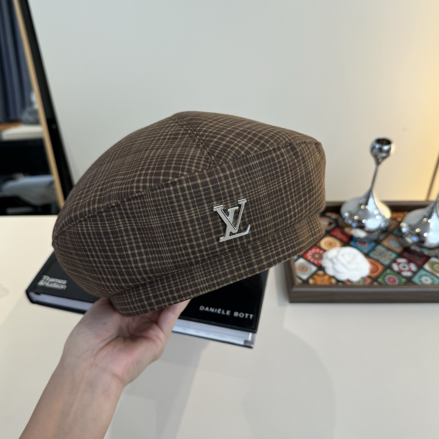 NO:580104,Lv Louis new beret hat fisherman hat baseball cap knitted hat, hat, louis vuitton, louis vuitton, espadrilles, hats19860909Lv路易斯新款贝雷帽帽子渔夫帽棒球帽针织帽,帽子,louis vuitton,louis vuitton,espadrilles,hats,hat