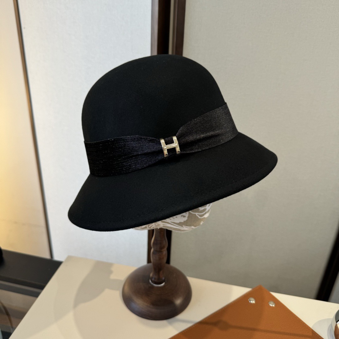NO:580136,HEREMS Hermès new autumn and winter wool basin hat, 100% wool irregular tailoring design, a must-have for fashion goddesses, head circumference 57cm, head circumference 57cm hat, fisherman hat, baseball cap, knitted hat, hat, hermes, espadrilles, hats19860909HEREMS爱马仕秋冬新款羊毛盆帽,百分百羊毛不规则剪裁设计,时尚女神必备,头围57cm 头围57cm帽子渔夫帽棒球帽针织帽,帽子,hermes,espadrilles,hats,hat