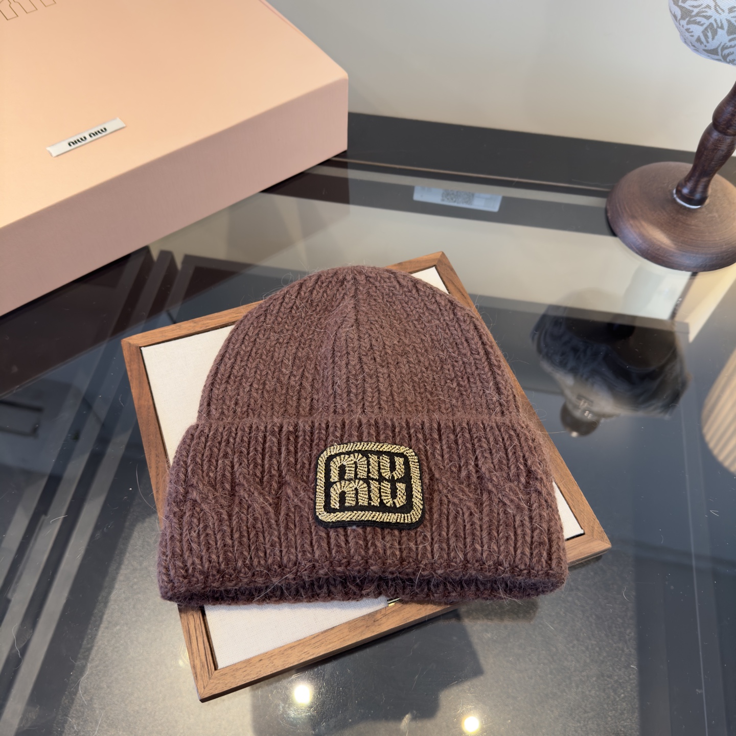 NO:580416,miumiu new autumn and winter style woolen hat, 100% wool fabric hat, fisherman hat, baseball cap, knitted hat, hat, miumiu, espadrilles, hats19860909miumiu缪缪秋冬款新款毛线帽, 百分百羊毛面料帽子渔夫帽棒球帽针织帽,帽子,miumiu,espadrilles,hats,hat