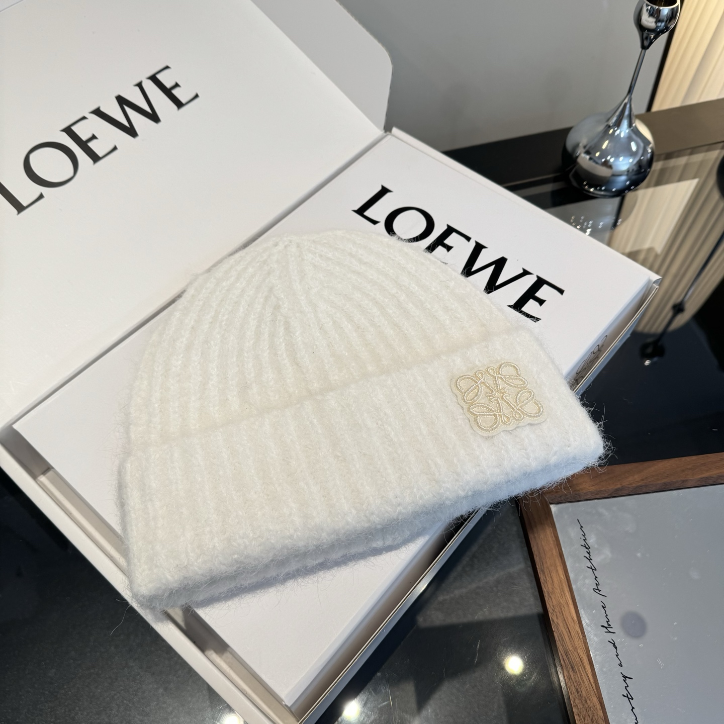NO:580448,Loewe's new knitted woolen hat, fisherman's hat, baseball cap, knitted hat, hat, loewe, espadrilles, hats19860909罗意威新款针织毛线帽帽子渔夫帽棒球帽针织帽,帽子,loewe,espadrilles,hats,hat