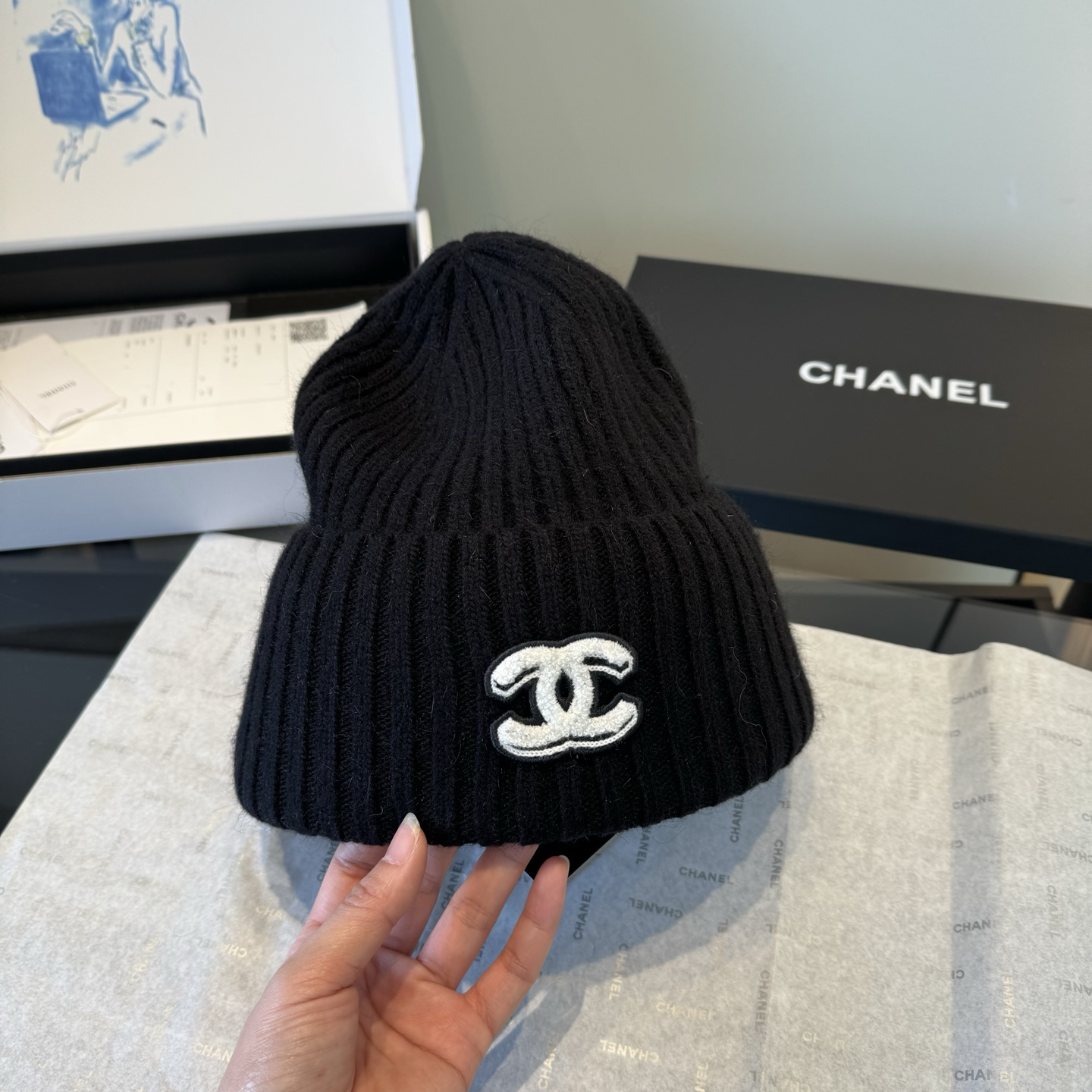 P Chanel香奈儿三件套装秋冬款70%羊毛,30%兔毛 高品质定制!这款必定是极简主义的最爱 干净,利索,时尚百搭 P Chanel香奈儿三件套装秋冬款70%羊毛,30%兔毛 高品质定制!这款必定是极简主义的最爱 干净,利索,时尚百搭