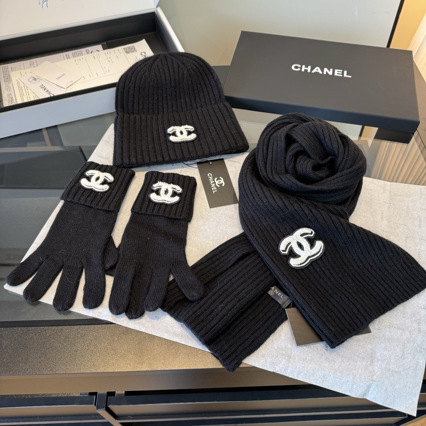 Chanel Chanel香奈儿三件套装秋冬款70%羊毛，30%兔毛
