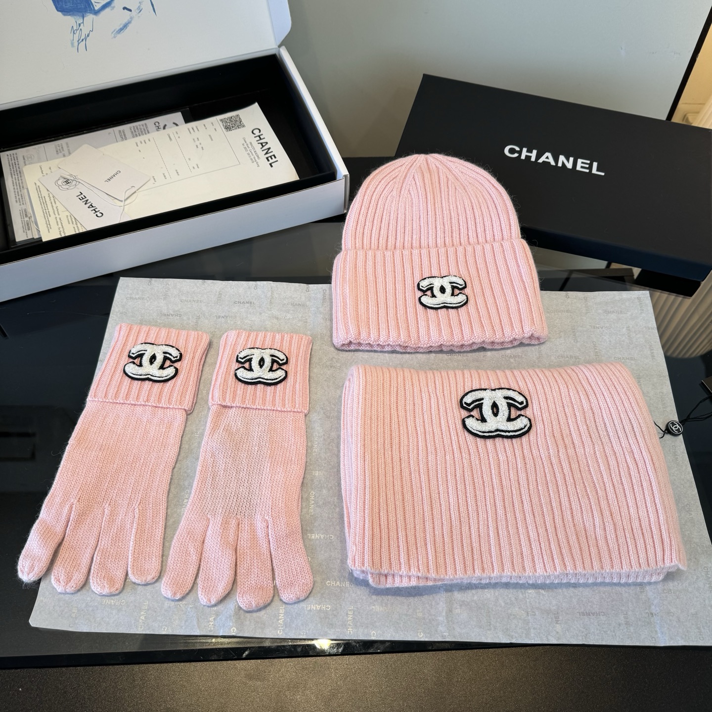 Chanel Chanel香奈儿三件套装秋冬款70%羊毛，30%兔毛