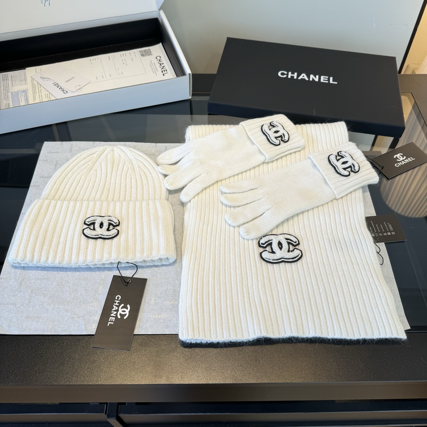 Chanel Chanel香奈儿三件套装秋冬款70%羊毛，30%兔毛
