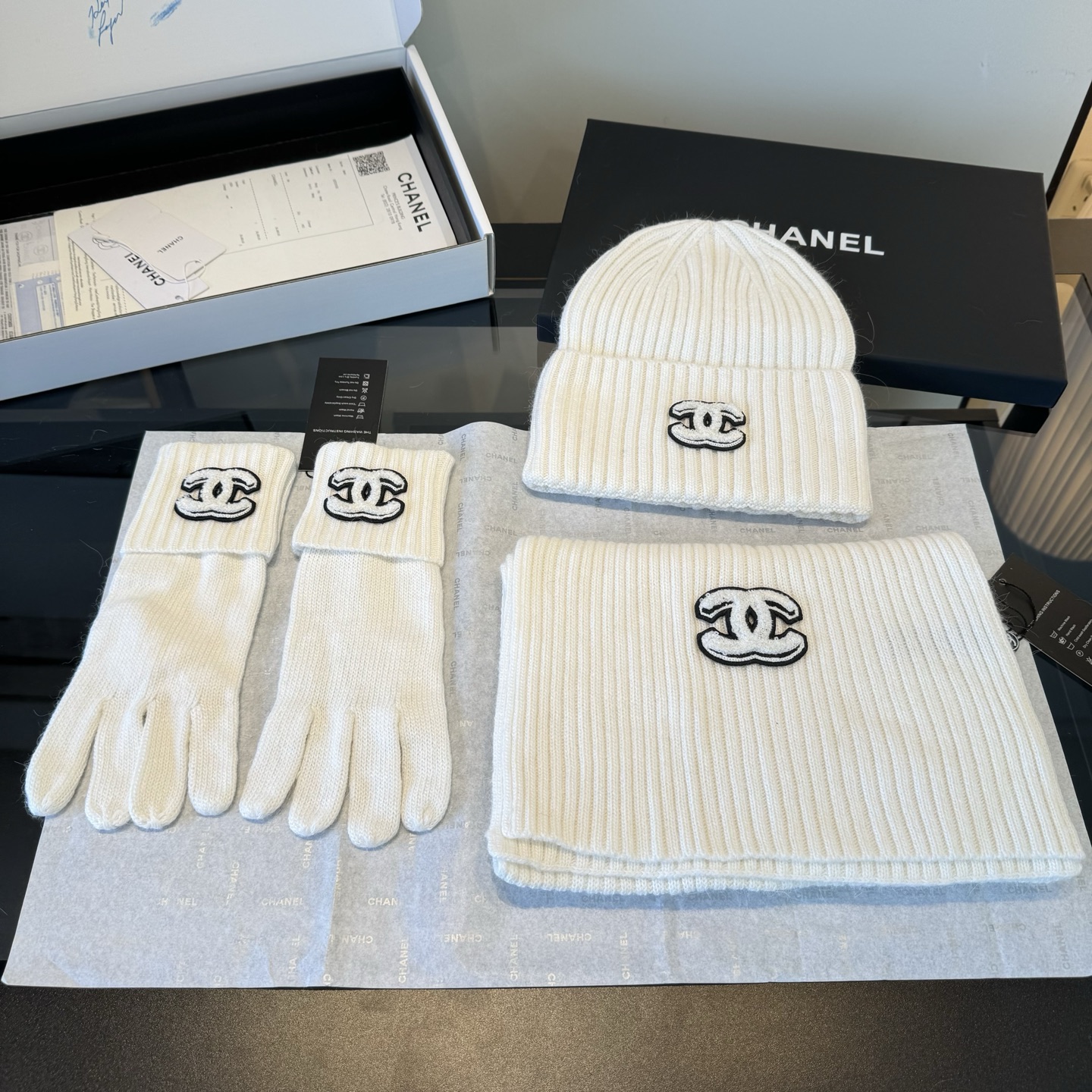 Chanel Chanel香奈儿三件套装秋冬款70%羊毛，30%兔毛