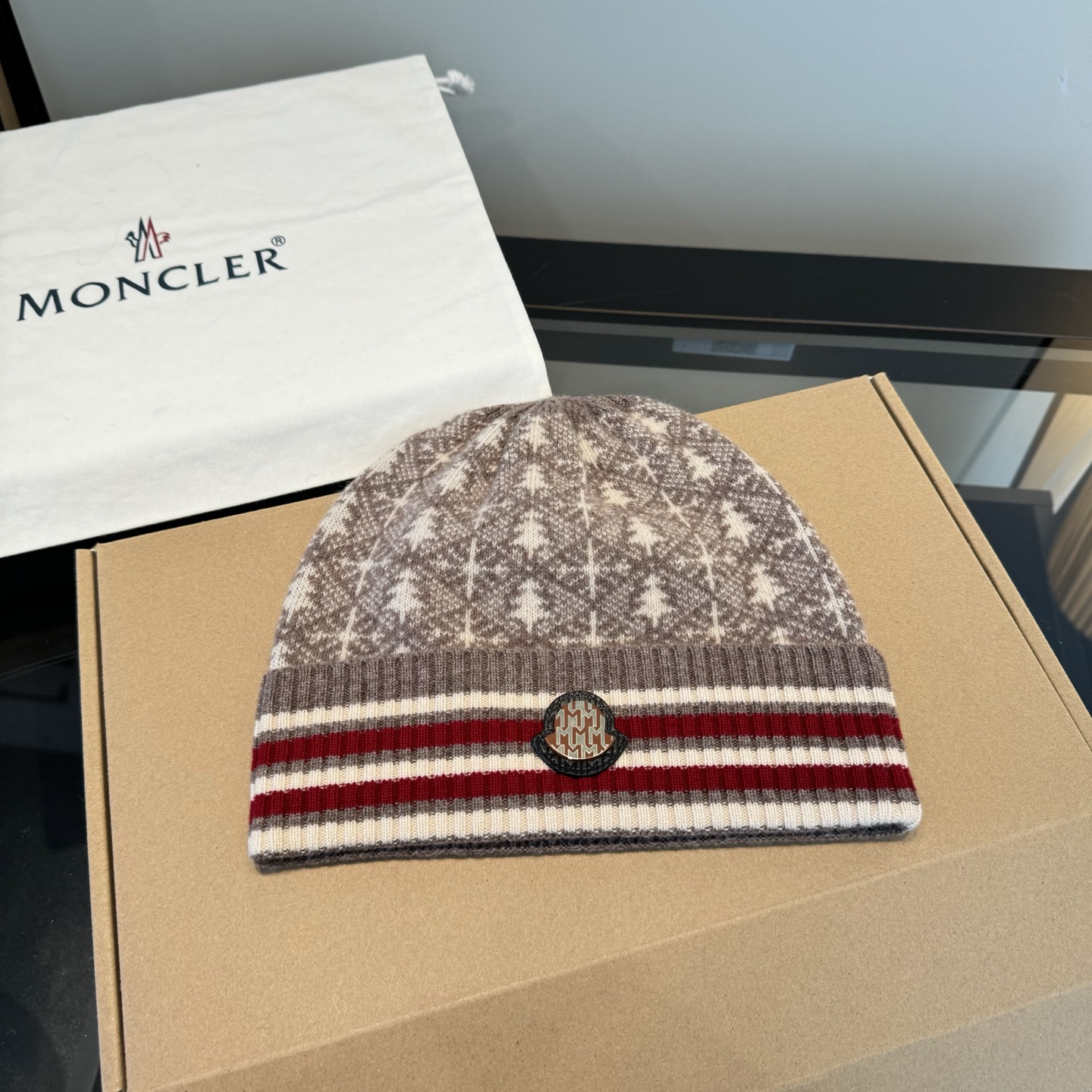 NO:587737,New Moncler knitted woolen hat, 100% wool hat, fisherman hat, baseball cap, knitted hat, hat, Moncler, espadrilles, hats19860909蒙口新款针织毛线帽,百分百羊毛帽子渔夫帽棒球帽针织帽,帽子,Moncler,espadrilles,hats,hat