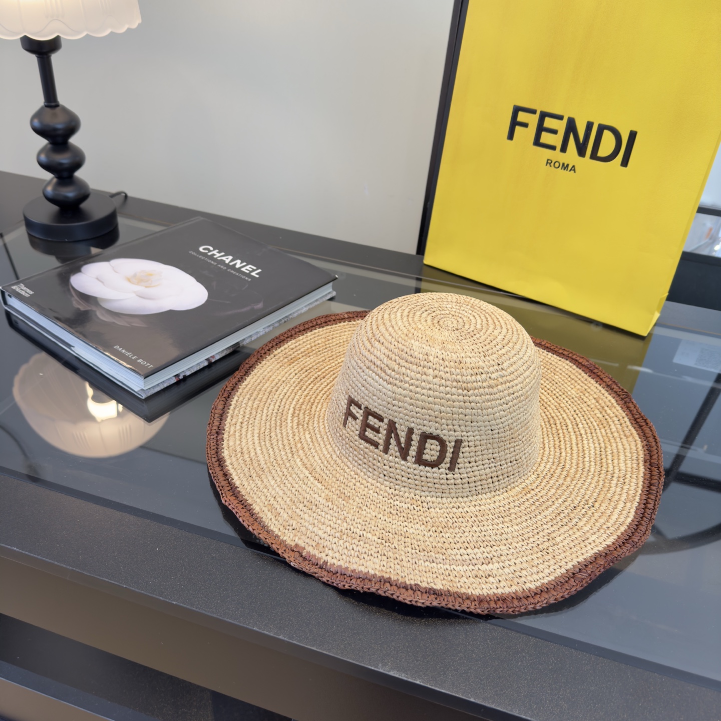 Fendi FD芬迪新款拉菲草帽，纯手工钩织， 打造，头围57cm