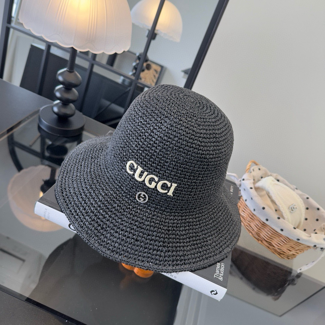 Gucci Gucci古奇新款夏款折叠草帽，纯收工钩织，头围57cm，可折叠