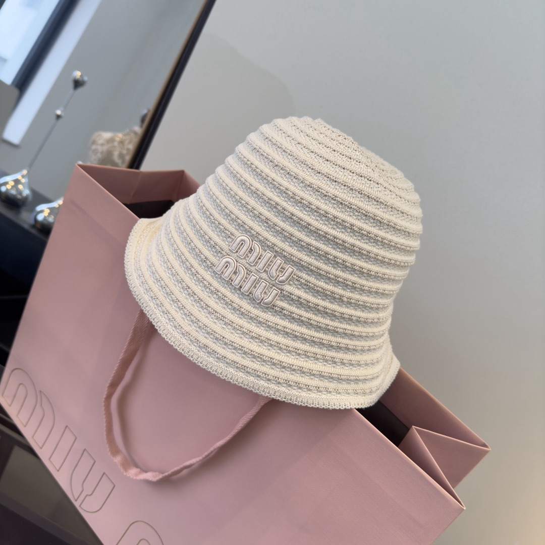 Miu Miu miumiu缪缪新款针织渔夫帽 头围57cm