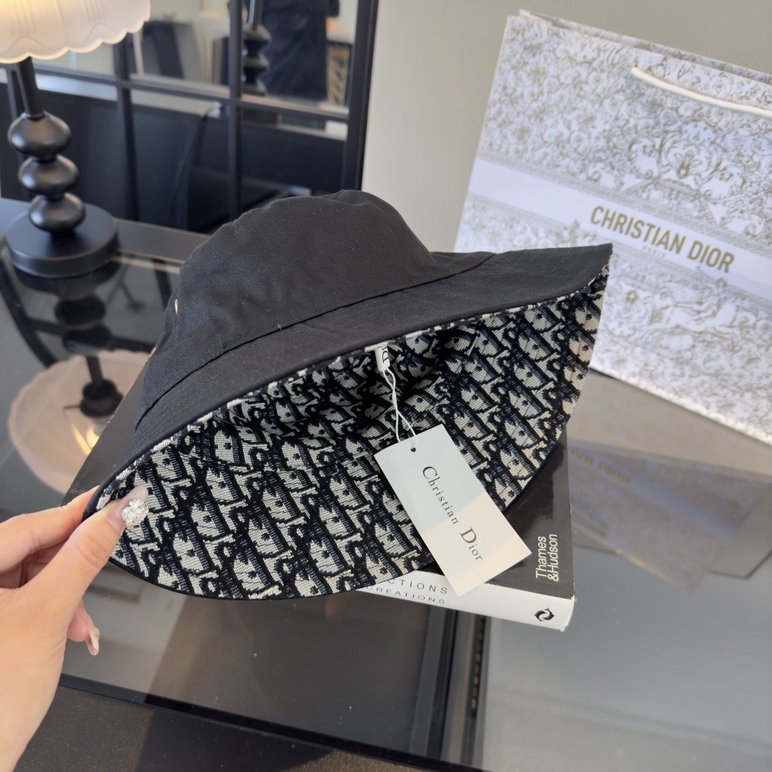 Dior Dior迪奥新款双面渔夫帽，夏季