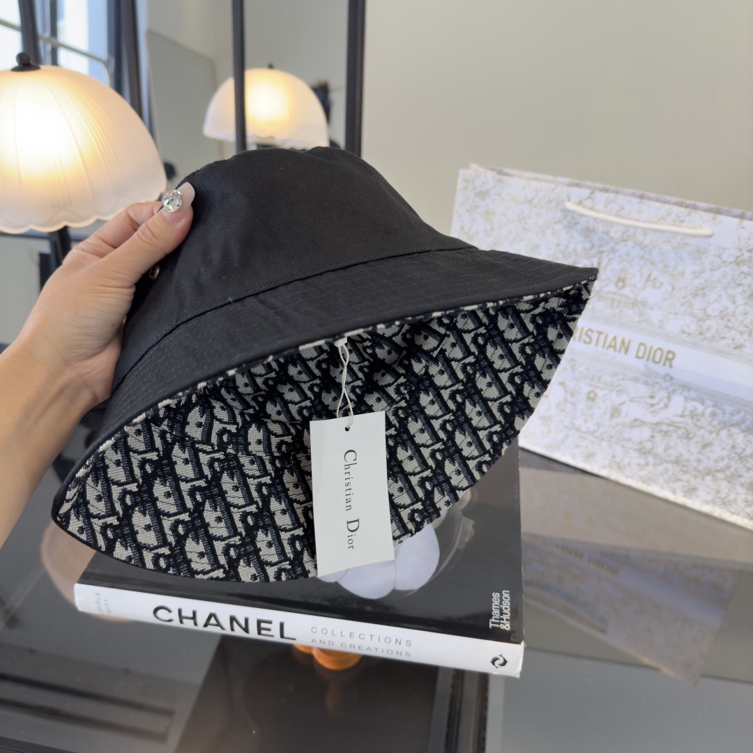 Dior Dior迪奥新款双面渔夫帽，夏季