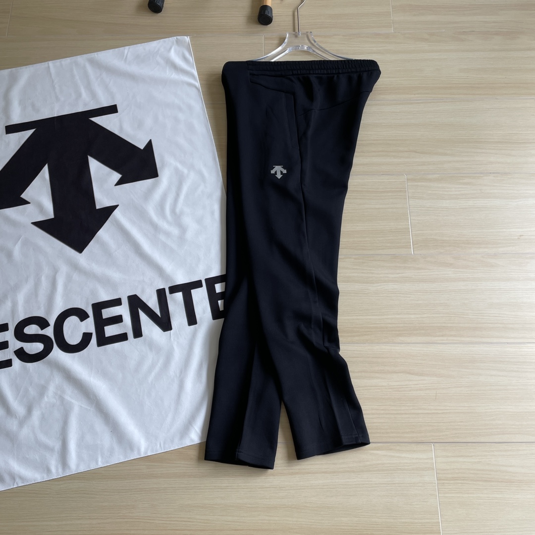 🖤主图+细节
 品质长裤🆕🖤Descente / 迪桑特 2025春季单色松紧休闲运动长裤
秋冬款定制空