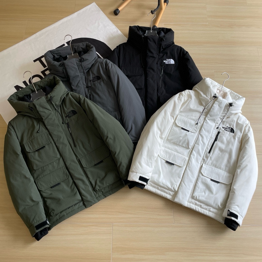 💰560.00 Working down jacket🆕🖤The North Face / North four-color embroidery logo tooling multi-pocket bread workwear windproof waterproof men and women couples hooded down jacket NJ1DP236.00 top original replica version refers to the highest version in China (no one) Production must be fine (ingeniously make one piece of clothing that is put in the counter and is ZP) Down: RDS certified high-quality inspection 90 white duck down 800+ high fluffy adopts 400D high-density nylon bian cloth Nylon double double layer seal design, completely eliminated : Drilling velvet leaks velvet and running away velvet, etc. Custom DWR four-level waterproof fabric, authentic Japanese Bellingda embroidery machine customized ten thousand needle electric embroidery, using imported 7-digit needle and imported embroidery thread, full embroidery, 100% restored ZP adopts original Yoshida YKK zipper, clear engraving, Gao Ke Heavy, can withstand tensile wear and tear of 100,000 times. Drawstring, multi-functional buckle, Velcro, Washed Laser Anti-counterfeiting, are all original mold opening 1 to 1 pair of counters for down woven categories. If you don’t boast, there are almost no ones that can be done better than what we do at present! I made an original product carefully, so that every customer would have the confidence to introduce to his customers: This is the top replica version in China. Remember the principle that you get what you pay for! Don’t be greedy for small gains, you will suffer a big loss! Our philosophy: be a benchmark in the industry and set the industry’s quality standards! Color: Black and white ink gray military green size: S-XXXL Shoulder wide bust length S 50 128 74 M 52 132 76 L 54 136 78 XL 56 140 80 XXL 58 144 82 XXXL 60 146 84 Warm reminder: Manual tiling measurement, The error is within the normal range within 1-3cm