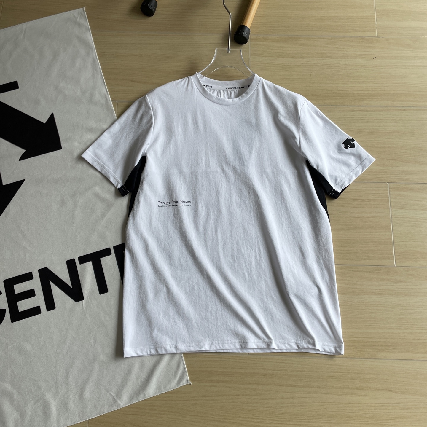 🖤主图
柜子同款🆕🖤DESCENTE / 迪桑特25年夏季双色运动健身科技银离子面料TOUGH亲肤吸湿排
