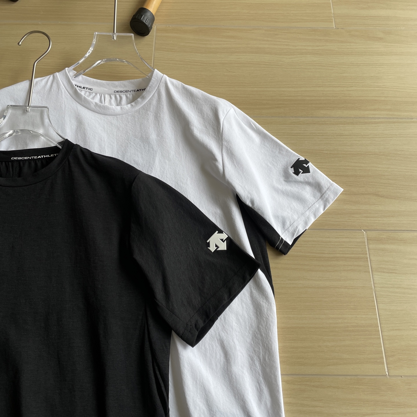 🖤主图
柜子同款🆕🖤DESCENTE / 迪桑特25年夏季双色运动健身科技银离子面料TOUGH亲肤吸湿排
