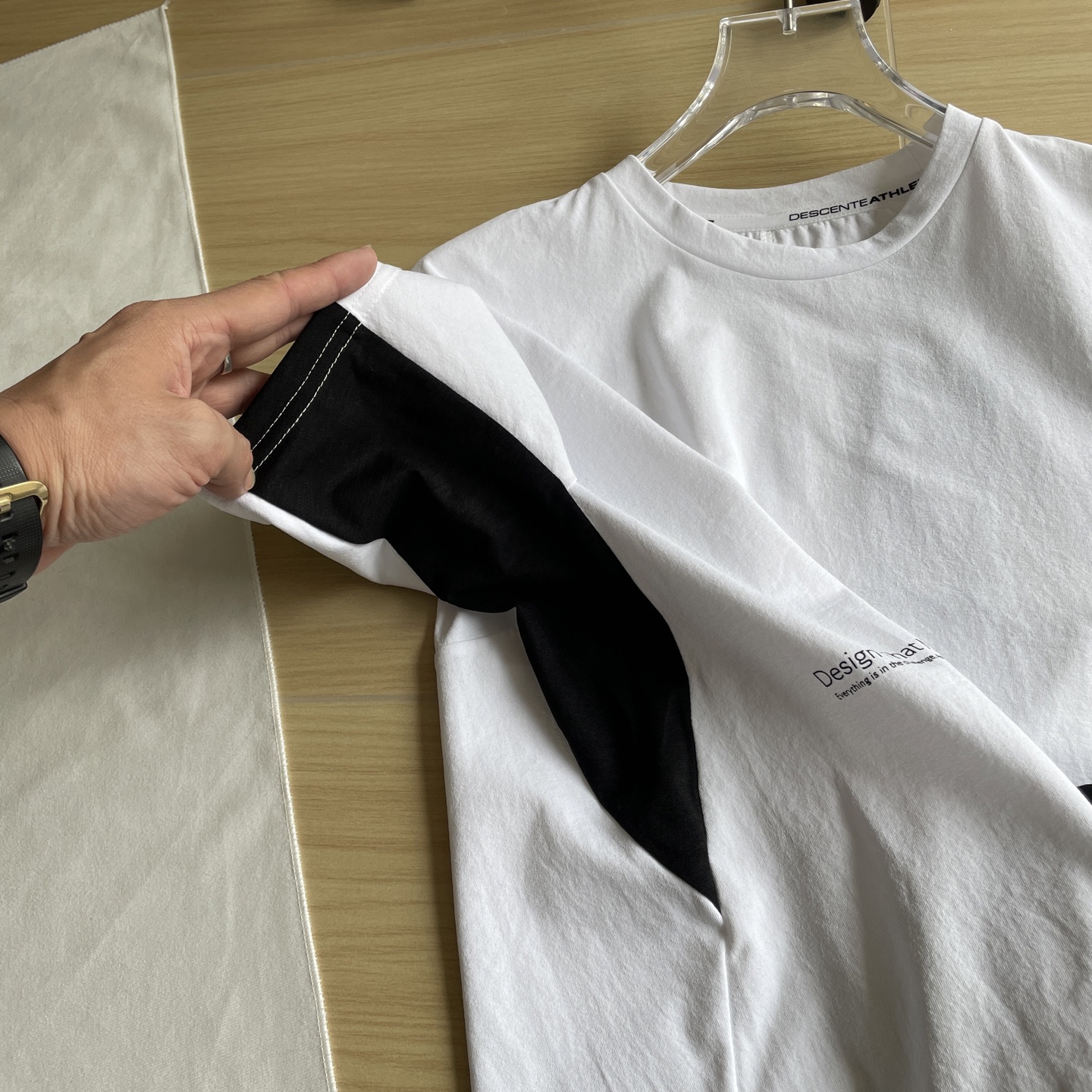 🖤细节图
柜子同款🆕🖤DESCENTE / 迪桑特25年夏季双色运动健身科技银离子面料TOUGH亲肤吸湿