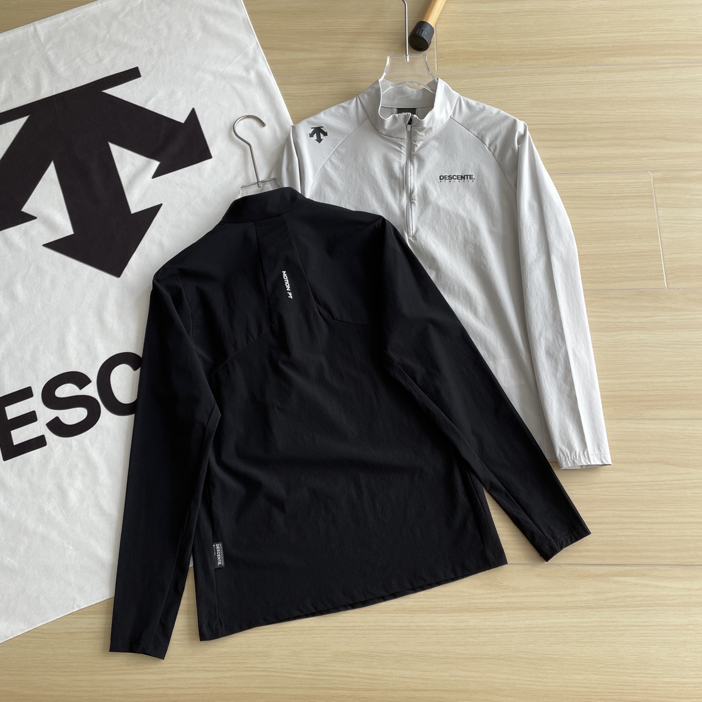 🖤主图
女款速干🆕🖤DESCENTE / 迪桑特两色女款运动立领科技速干上衣半拉链速干运动衫
经典搭配采