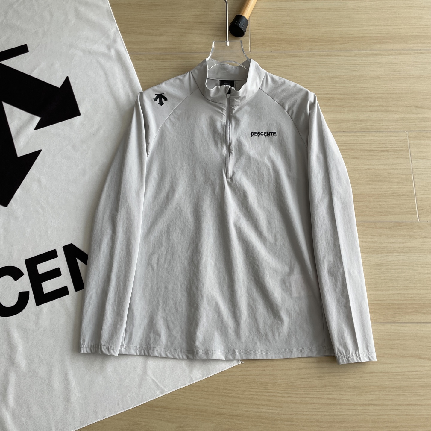 🖤主图
女款速干🆕🖤DESCENTE / 迪桑特两色女款运动立领科技速干上衣半拉链速干运动衫
经典搭配采