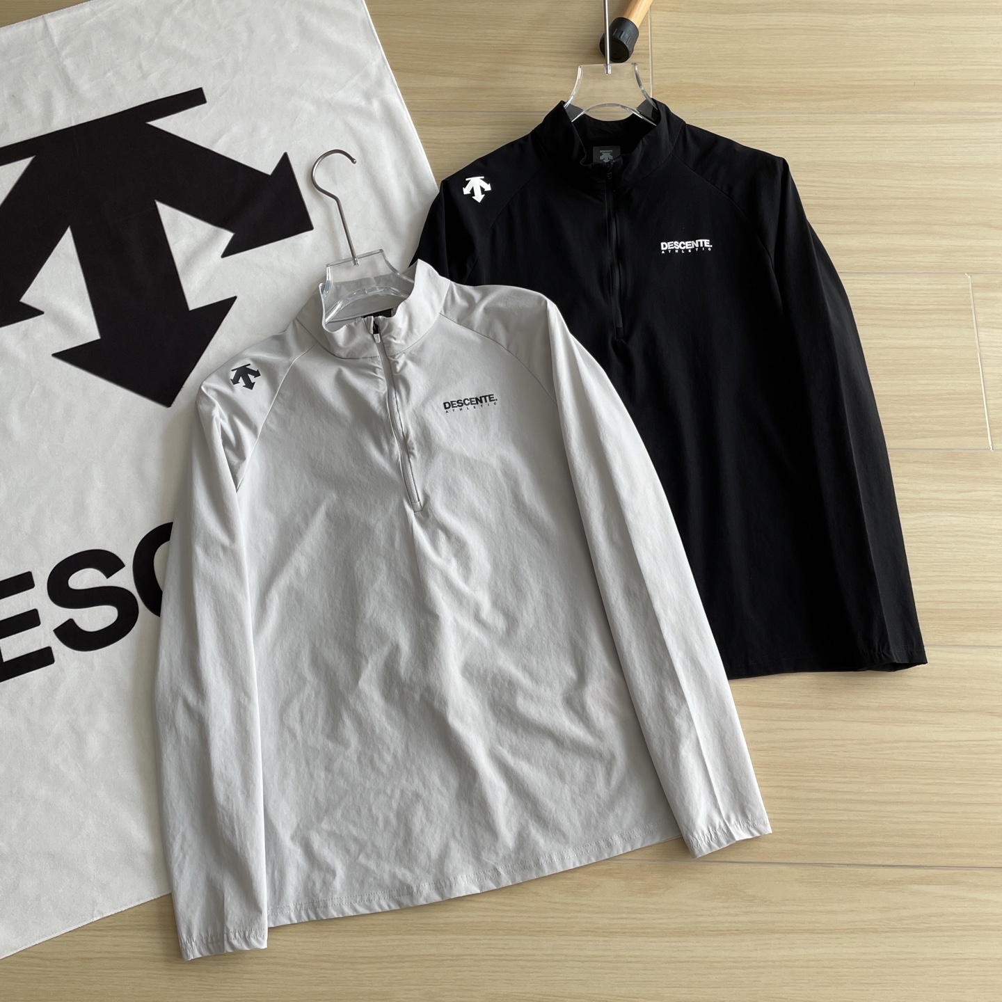 🖤主图
女款速干🆕🖤DESCENTE / 迪桑特两色女款运动立领科技速干上衣半拉链速干运动衫
经典搭配采