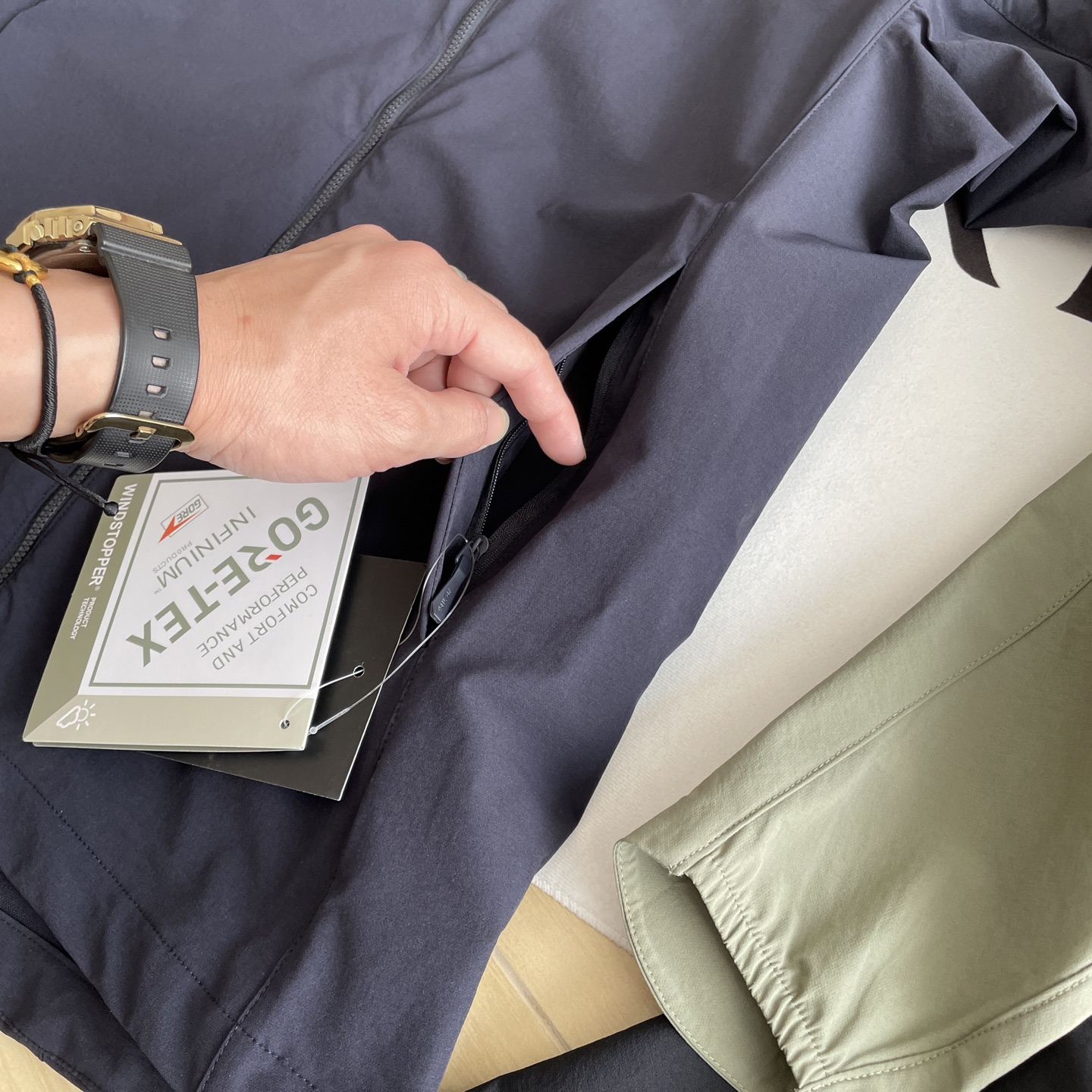 🖤细节图
品质外套🆕🖤ARC'TERYX / 始祖鸟 新款solano Jacket夹克三色顶级户外徒步