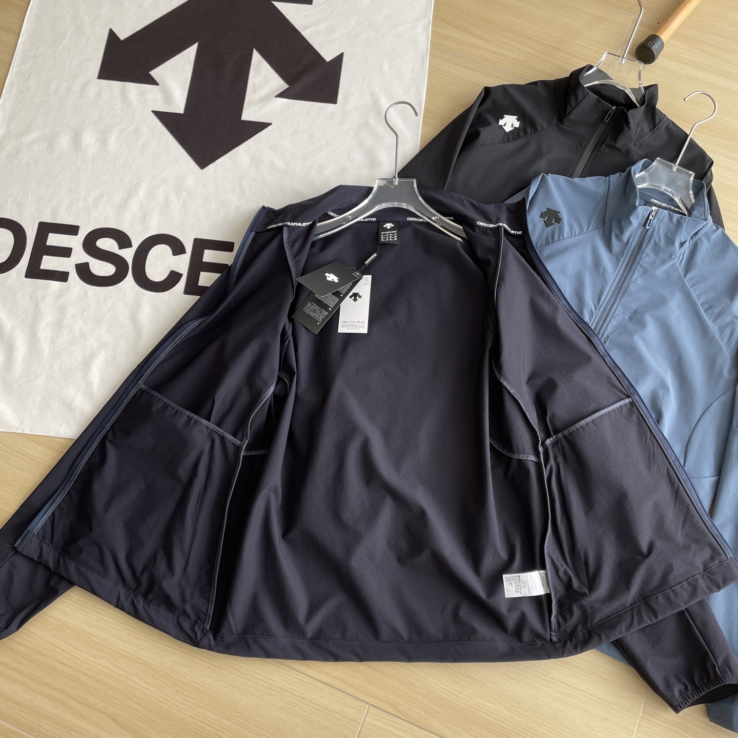 🖤主图
品质外套🆕🖤DESCENT / 迪桑特 25年新款三色立领设计D箭头家春季新款全天候户外休闲运动