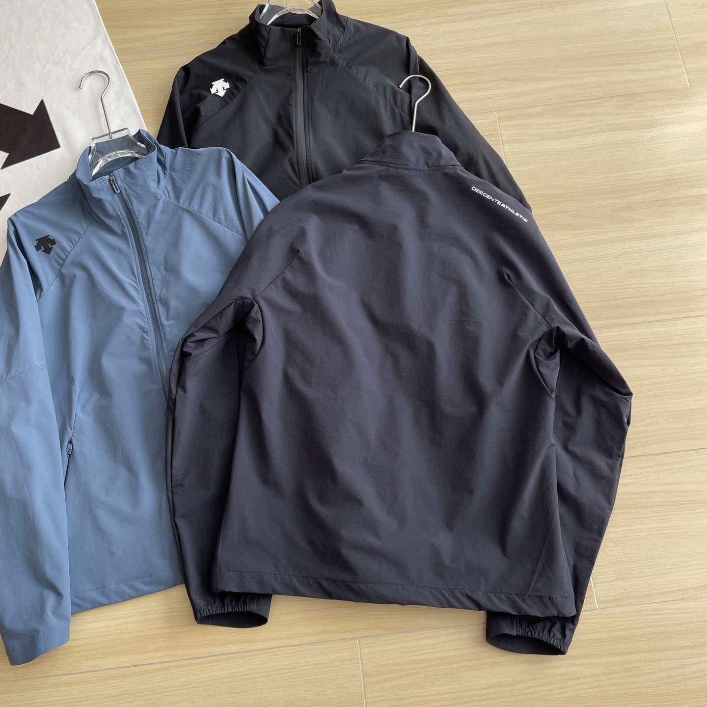 🖤主图
品质外套🆕🖤DESCENT / 迪桑特 25年新款三色立领设计D箭头家春季新款全天候户外休闲运动
