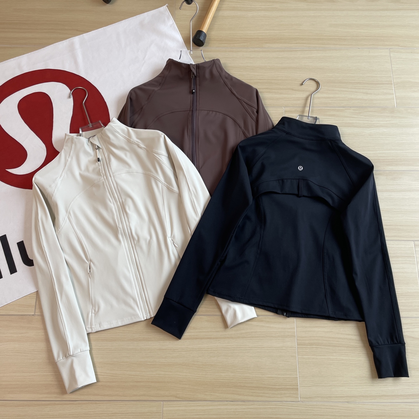 🖤主图
官网2万+销量🆕🖤好评率天花板级别
lululumon/露露爆款🔥Define 女子修身健身三色