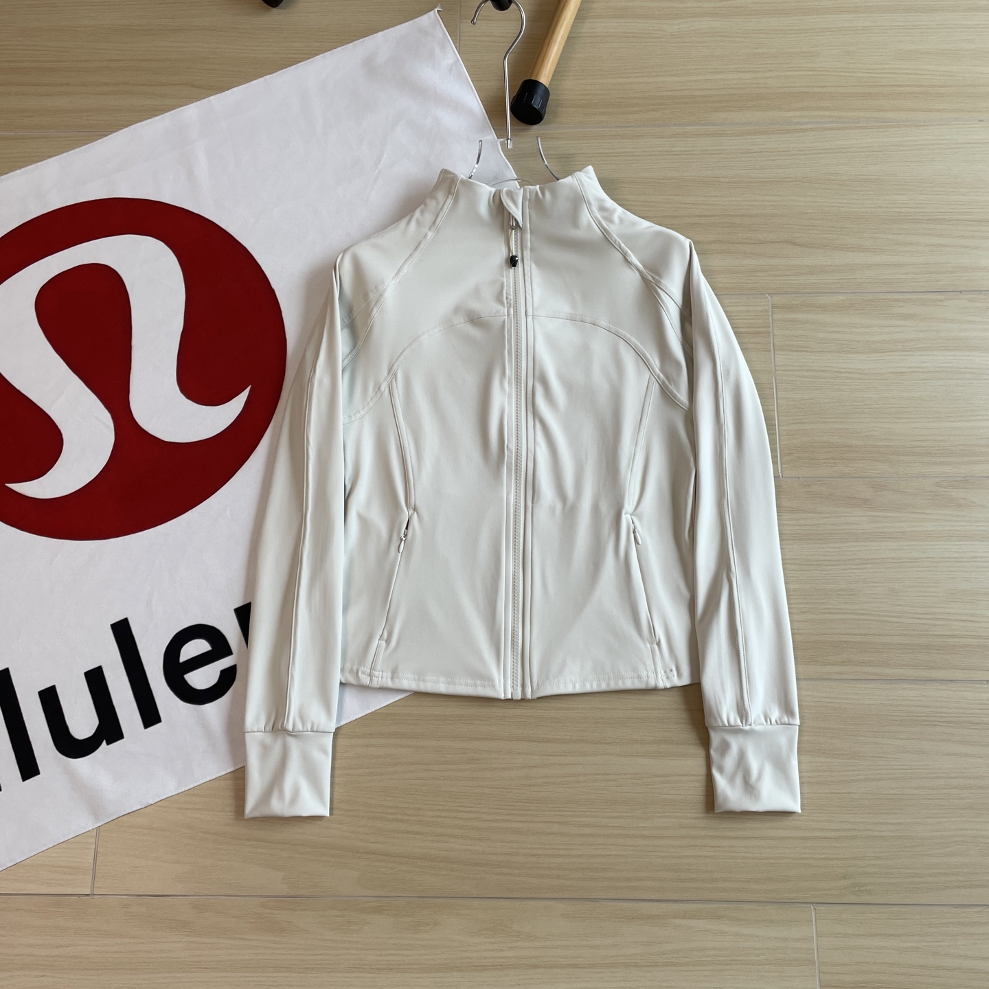 🖤主图
官网2万+销量🆕🖤好评率天花板级别
lululumon/露露爆款🔥Define 女子修身健身三色
