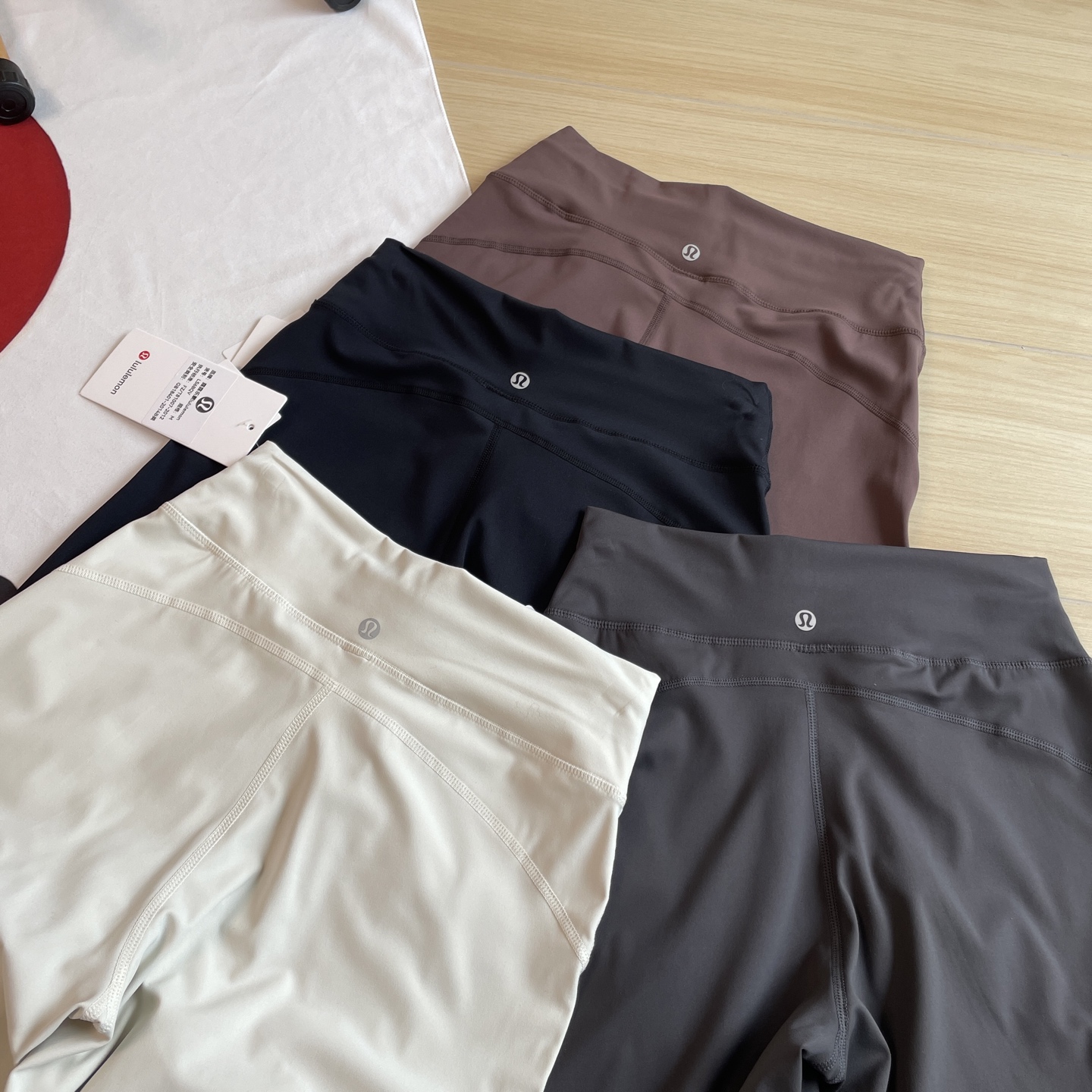 🖤细节图
官网同款🆕🖤质感超好垂感十足 lululemon/璐璐乐蒙throwback still四色直