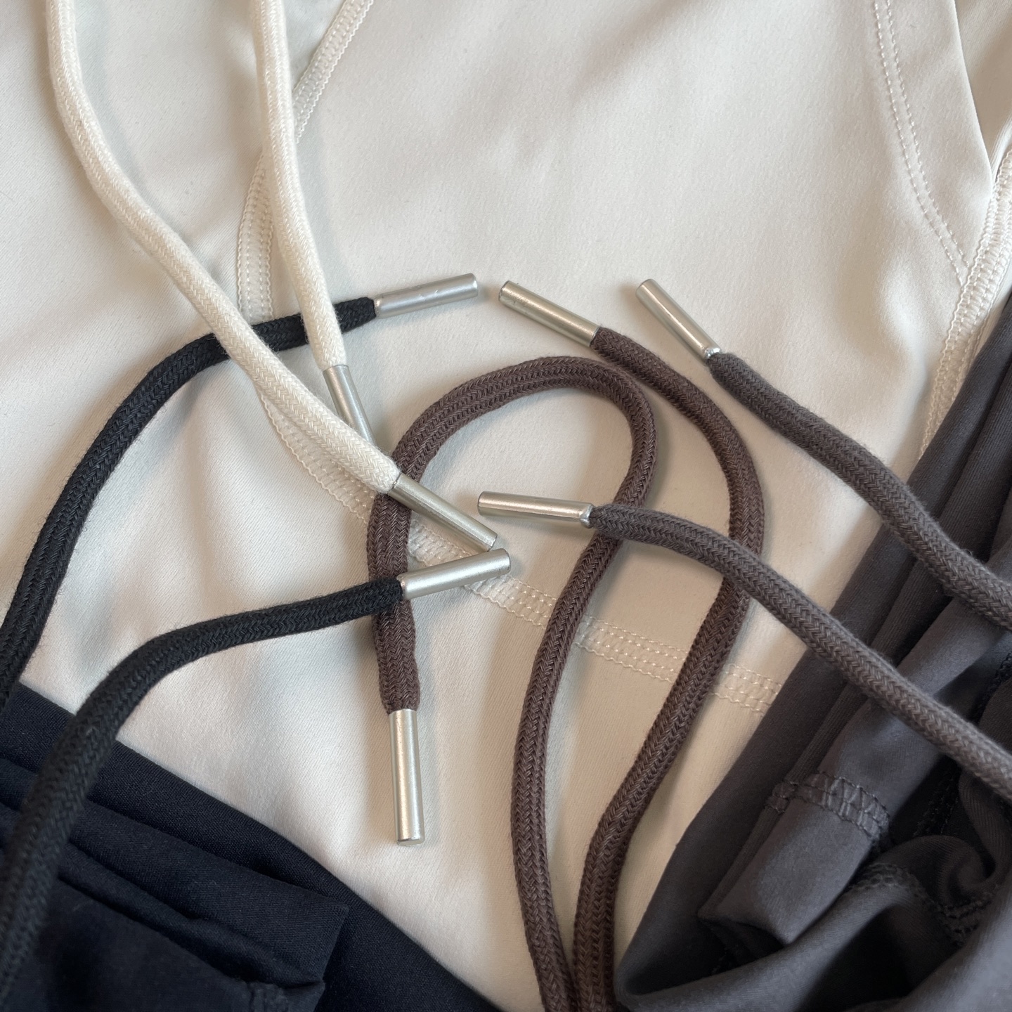 🖤细节图
官网同款🆕🖤质感超好垂感十足 lululemon/璐璐乐蒙throwback still四色直
