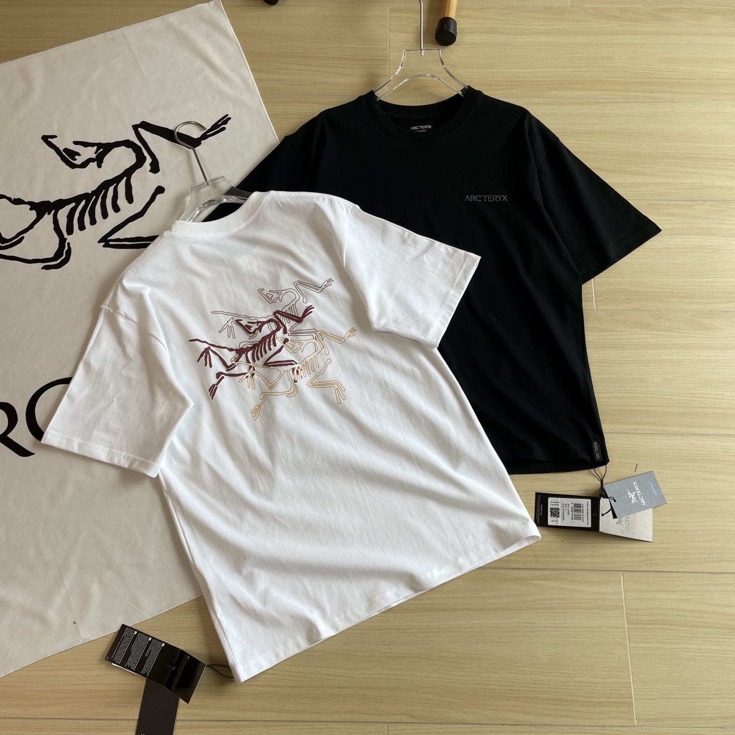 🖤主图
夏季品质好货🆕🖤ARC'TERYX / 始祖鸟 三色logo 太美了鸟家年度最优质的印花发泡浮雕