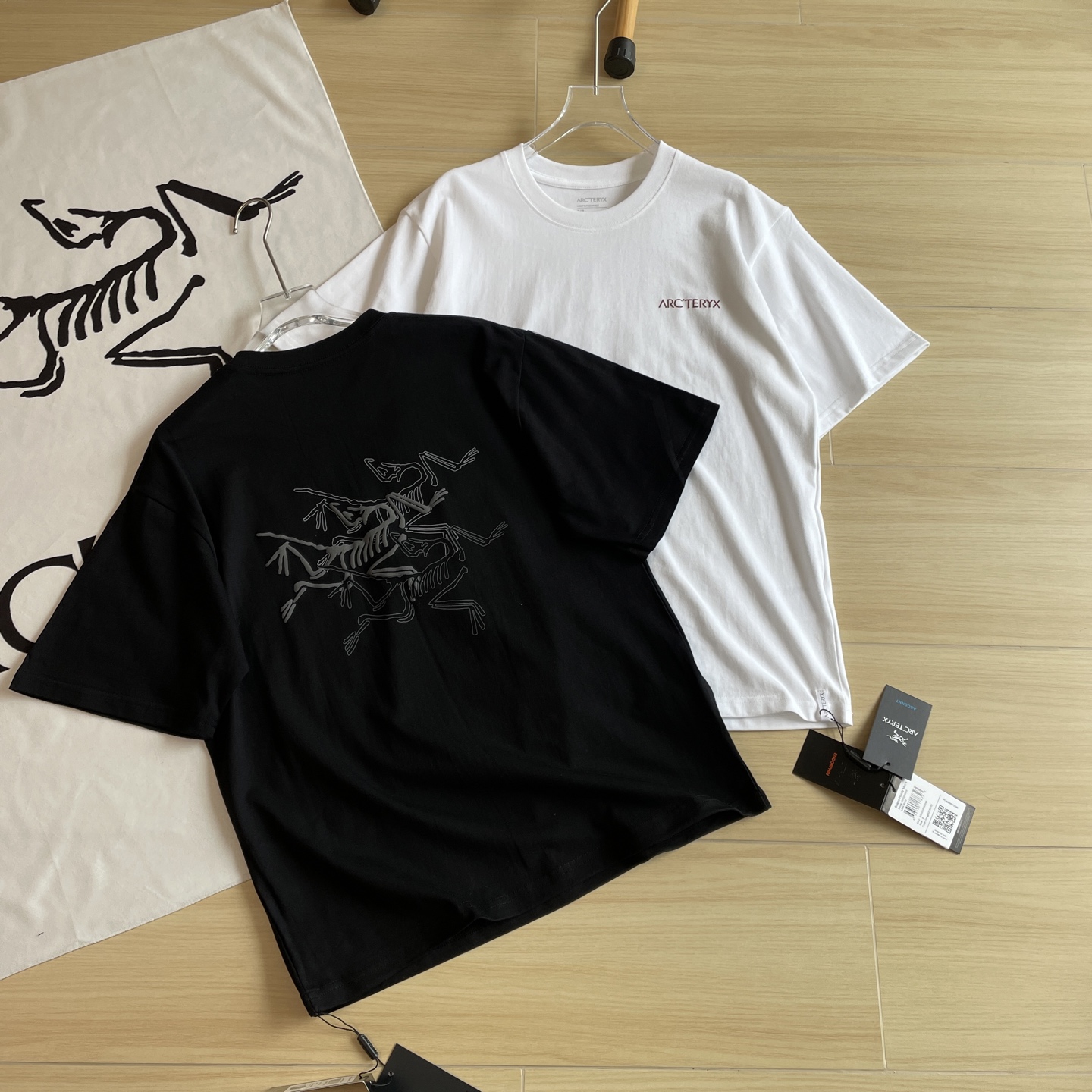 🖤主图
夏季品质好货🆕🖤ARC'TERYX / 始祖鸟 三色logo 太美了鸟家年度最优质的印花发泡浮雕