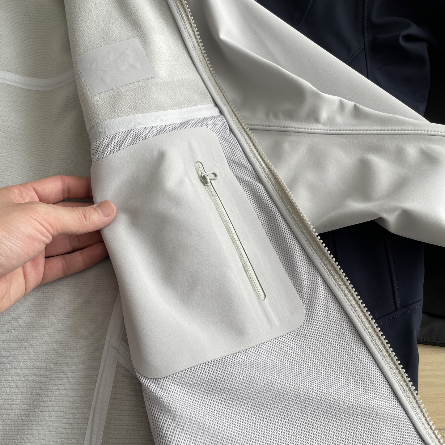 🖤细节图
25年春款 🆕🖤ARC'TERYX / 始祖鸟春款拉绒新款三色户外高品质刺绣logo半领拉链户