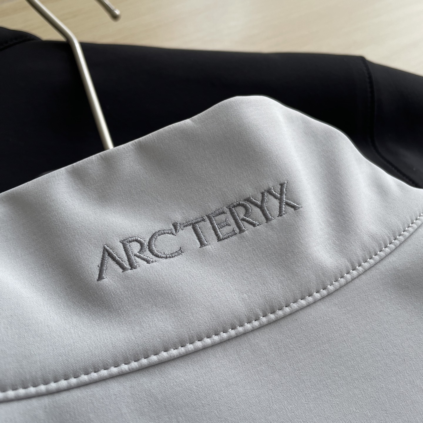 🖤细节图
25年春款 🆕🖤ARC'TERYX / 始祖鸟春款拉绒新款三色户外高品质刺绣logo半领拉链户