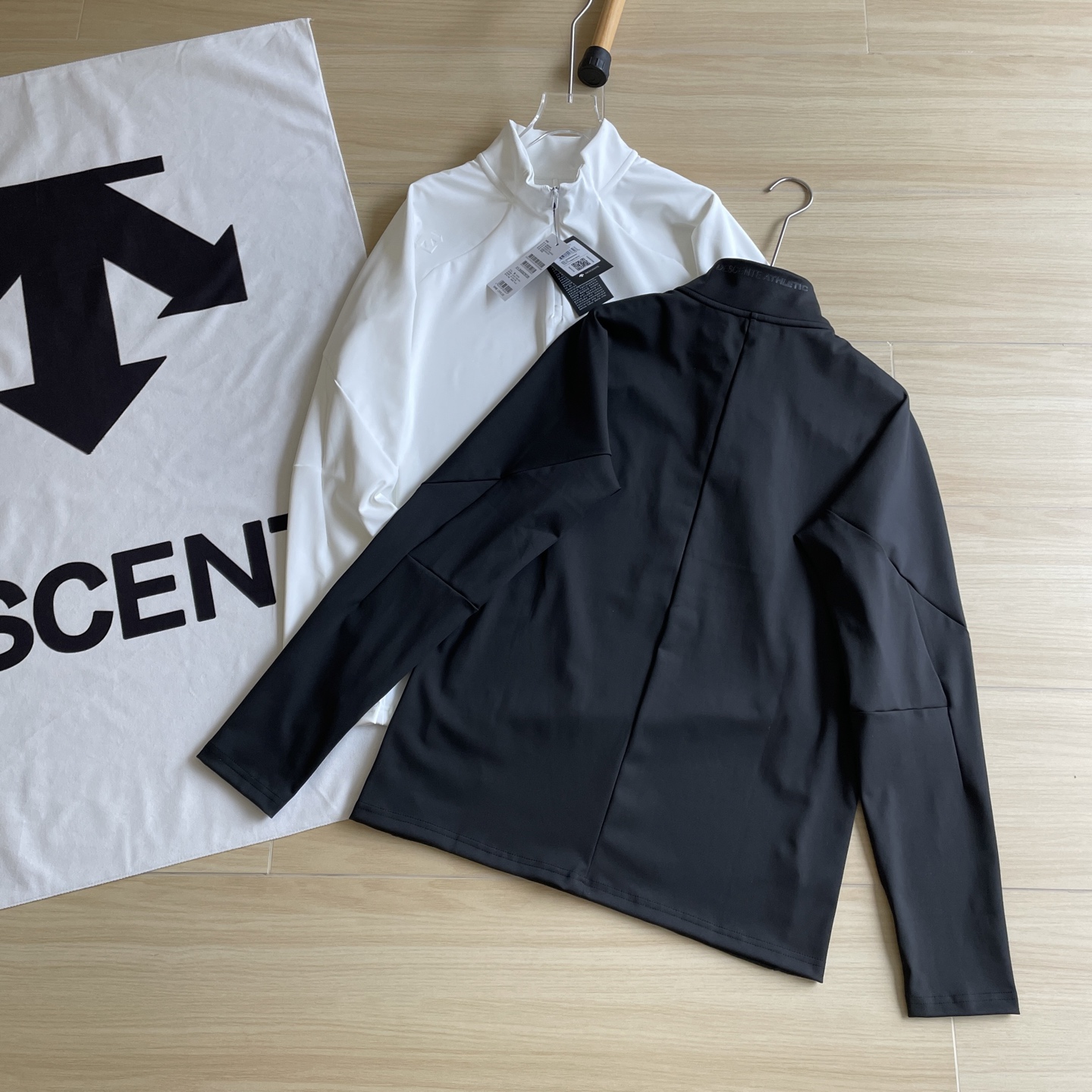 🖤主图
速干系列🆕🖤DESCENTE / 迪桑特25年春季新品同色硅胶立体⬇️印花半拉链速干卫衣长袖 上
