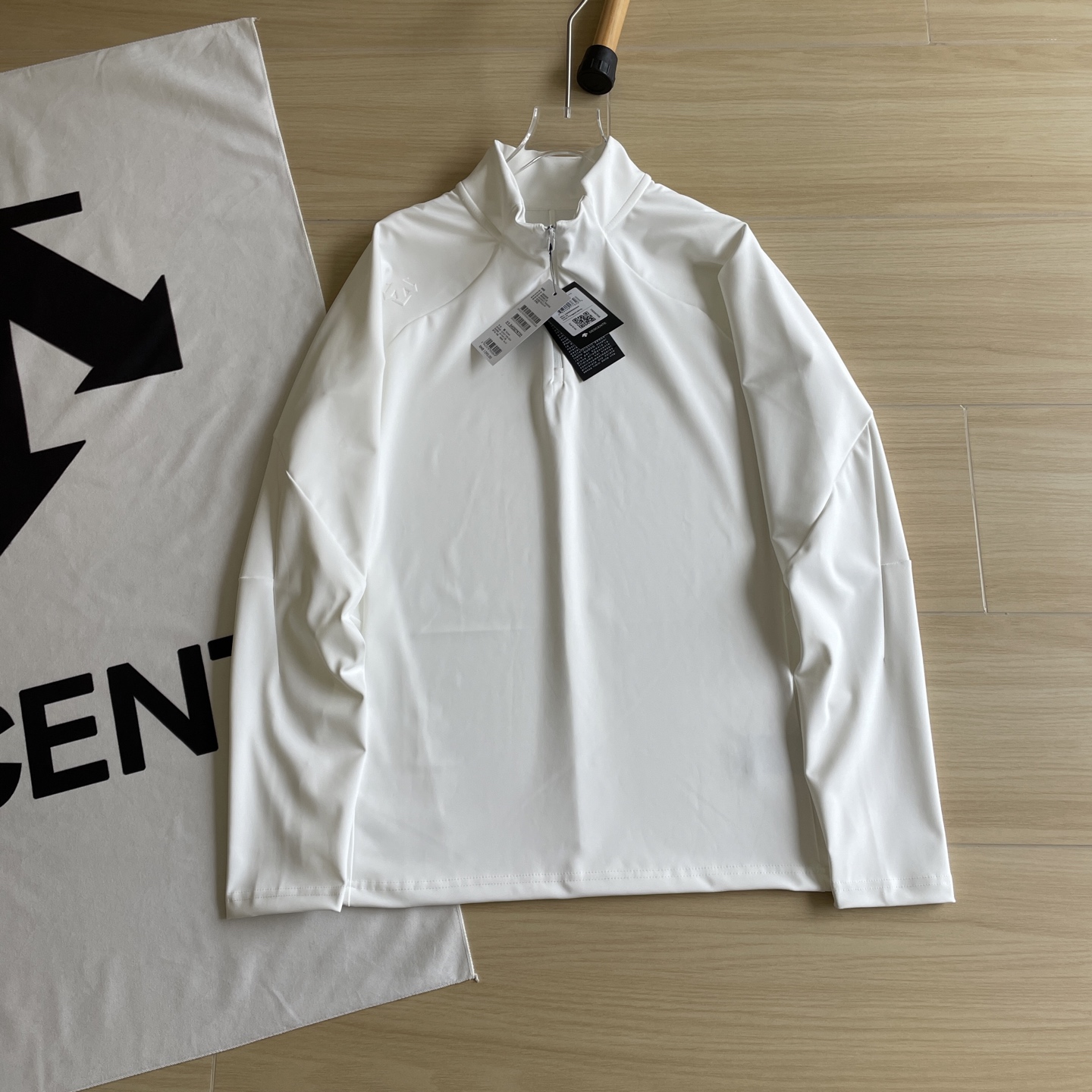 🖤主图
速干系列🆕🖤DESCENTE / 迪桑特25年春季新品同色硅胶立体⬇️印花半拉链速干卫衣长袖 上