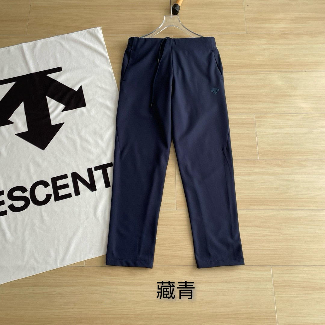 💰235
DESCENTE / 迪桑特 原单品质2025年冬季新品 DUALIS系列 都市休闲两色男士梭织运动加绒长裤新款 加绒长裤🆕🖤
- 舒适体验翻倍! 这款梭织加绒运动长裤选用高品质的梭织面料精心制作而成,细腻柔软的质感让您倍感舒适,肌肤感觉如同丝般顺滑。裤子四面都具有良好的弹性,确保您穿着时舒适而不受束缚。精湛的版型裁剪,让您的身体曲线更加舒适合体,无论是上班通勤还是日常休闲场合,都能展现出您独特的魅力。
原单迪ST2024秋季新品,无疑是都市休闲男士的最佳选择。时尚与舒适并存,让您在繁忙的生活中依然保持优雅。
颜色 :黑色 藏青 尺码 :M-3XL
M腰围37臀围53.5脚口17.5裤长97
L腰围39臀围55.5脚口18.5裤长98.5
XL腰围41臀围57.5脚口19裤长100
2XL腰围43臀围59.5脚口19裤长101.5
3XL腰围45臀围61.5脚口20.5裤长103