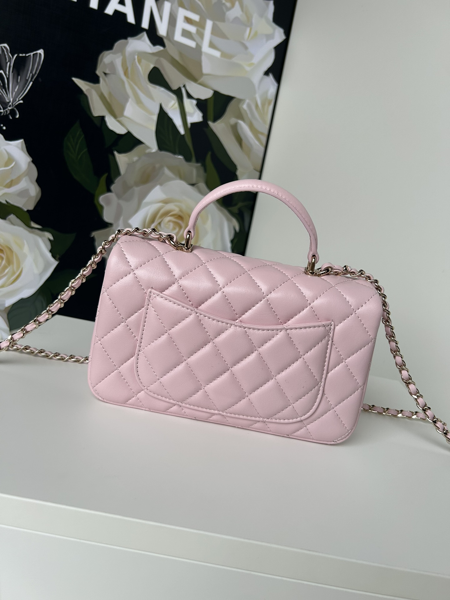 Chanel21K最新MiniCFhandle手提包AS2431经典菱格口盖包饰以精致经典链子搭配手提细