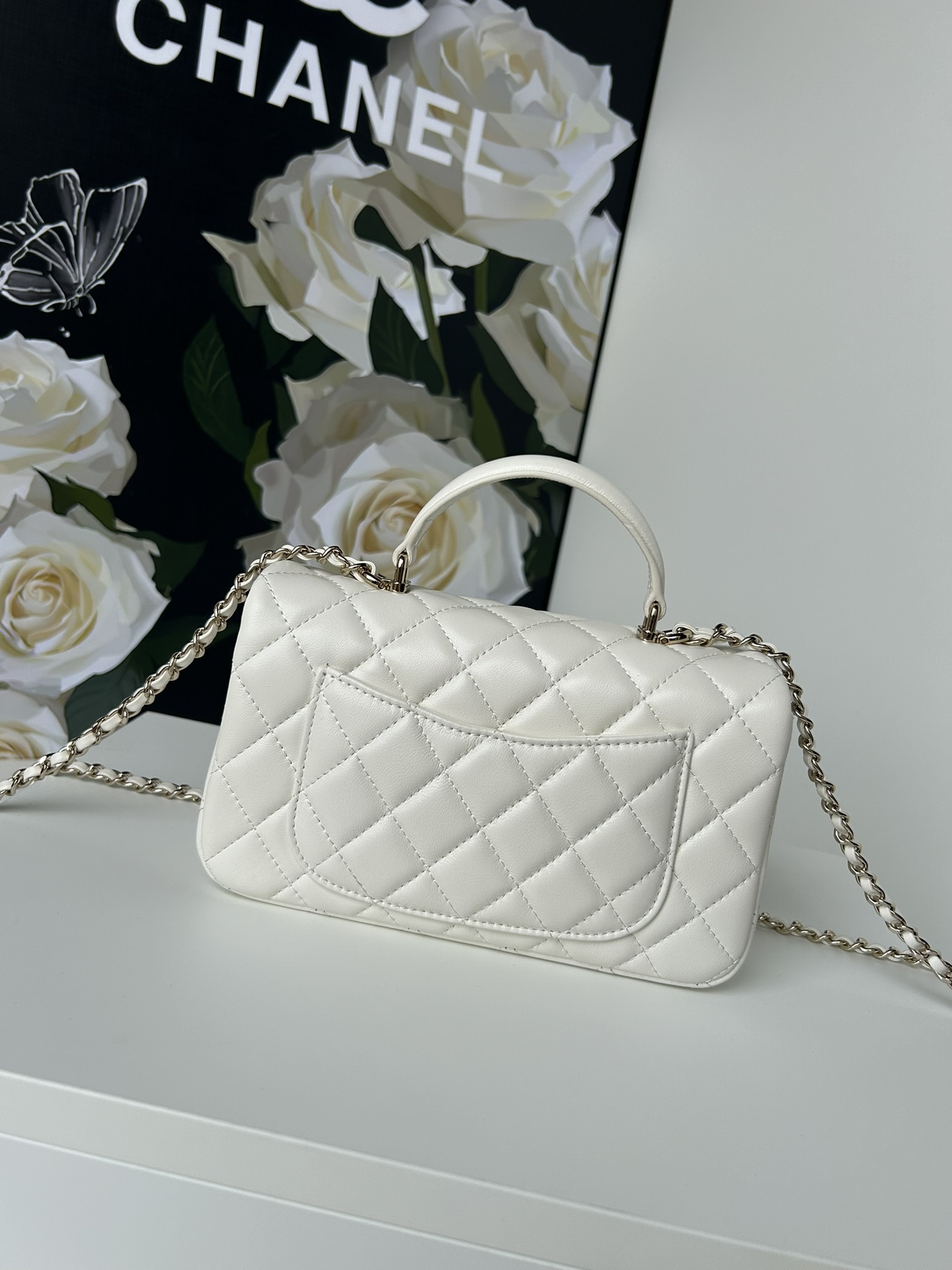 Chanel21K最新MiniCFhandle手提包AS2431经典菱格口盖包饰以精致经典链子搭配手提细