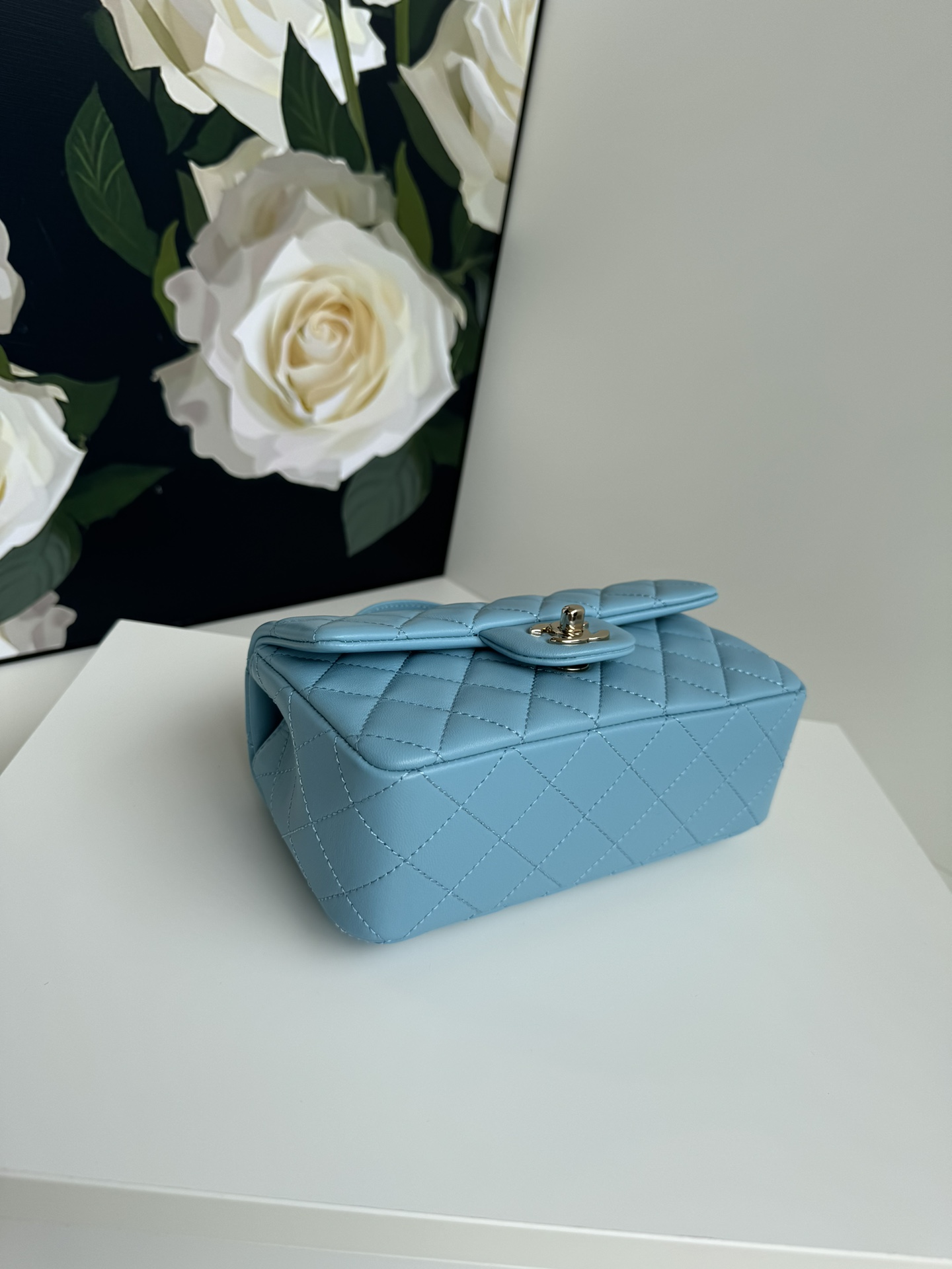 Chanel21K最新MiniCFhandle手提包AS2431经典菱格口盖包饰以精致经典链子搭配手提细