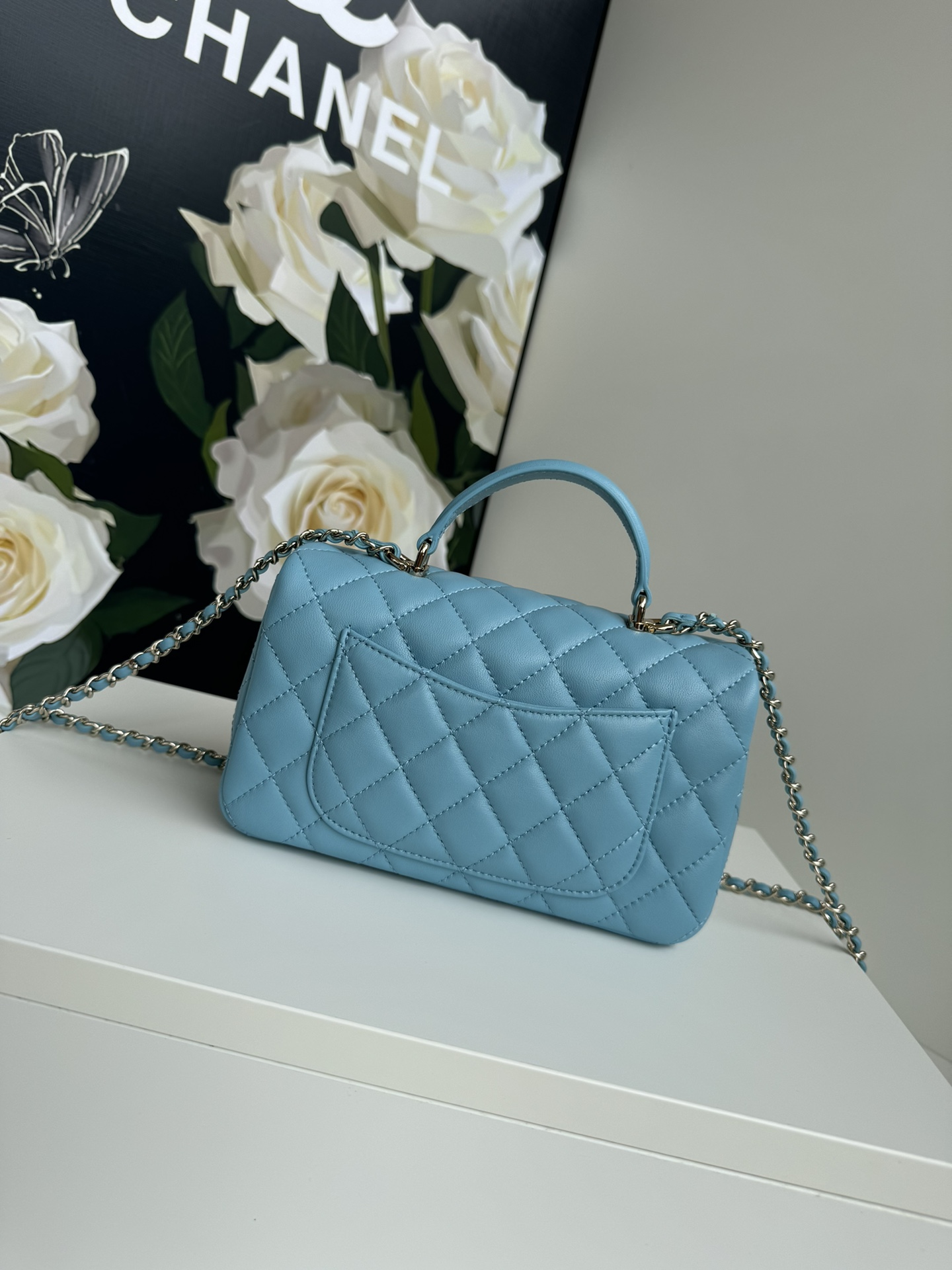 Chanel21K最新MiniCFhandle手提包AS2431经典菱格口盖包饰以精致经典链子搭配手提细