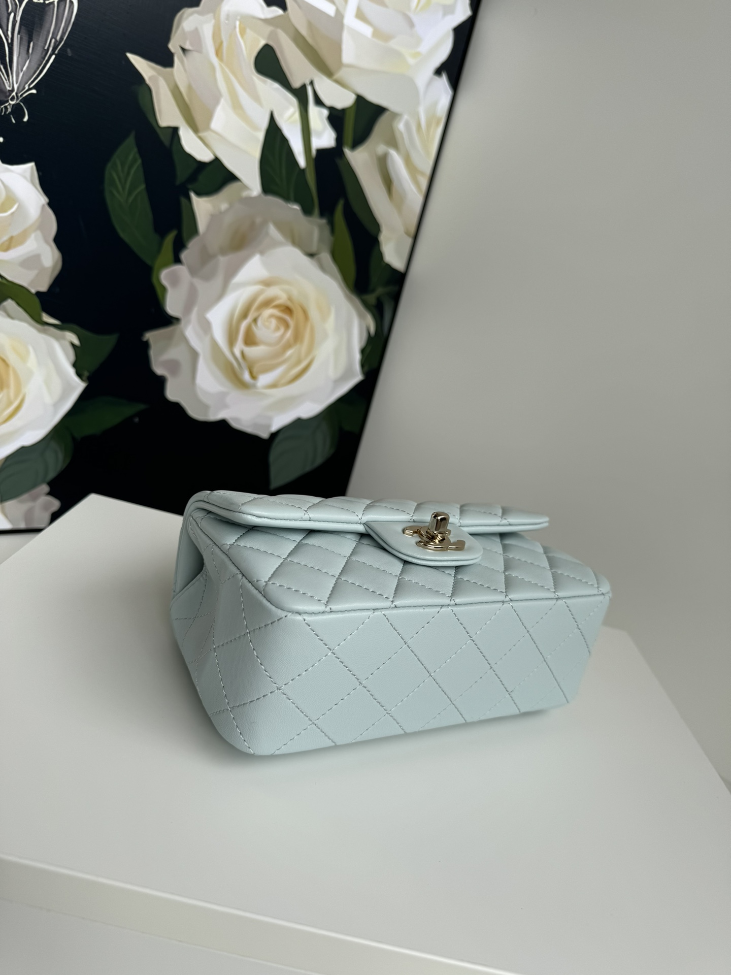 Chanel21K最新MiniCFhandle手提包AS2431经典菱格口盖包饰以精致经典链子搭配手提细